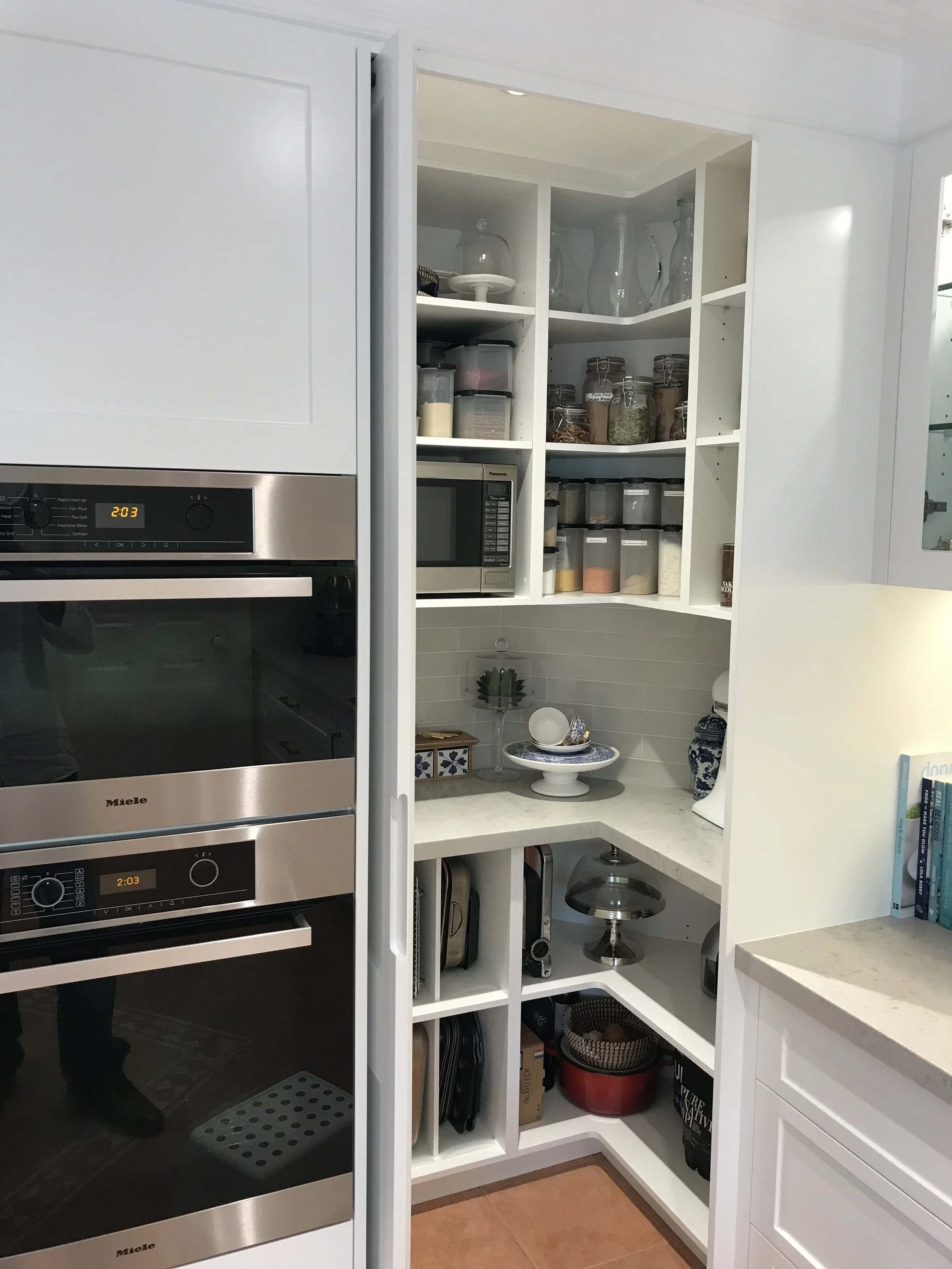 Gonzales corner pantry IMG_1516.JPG