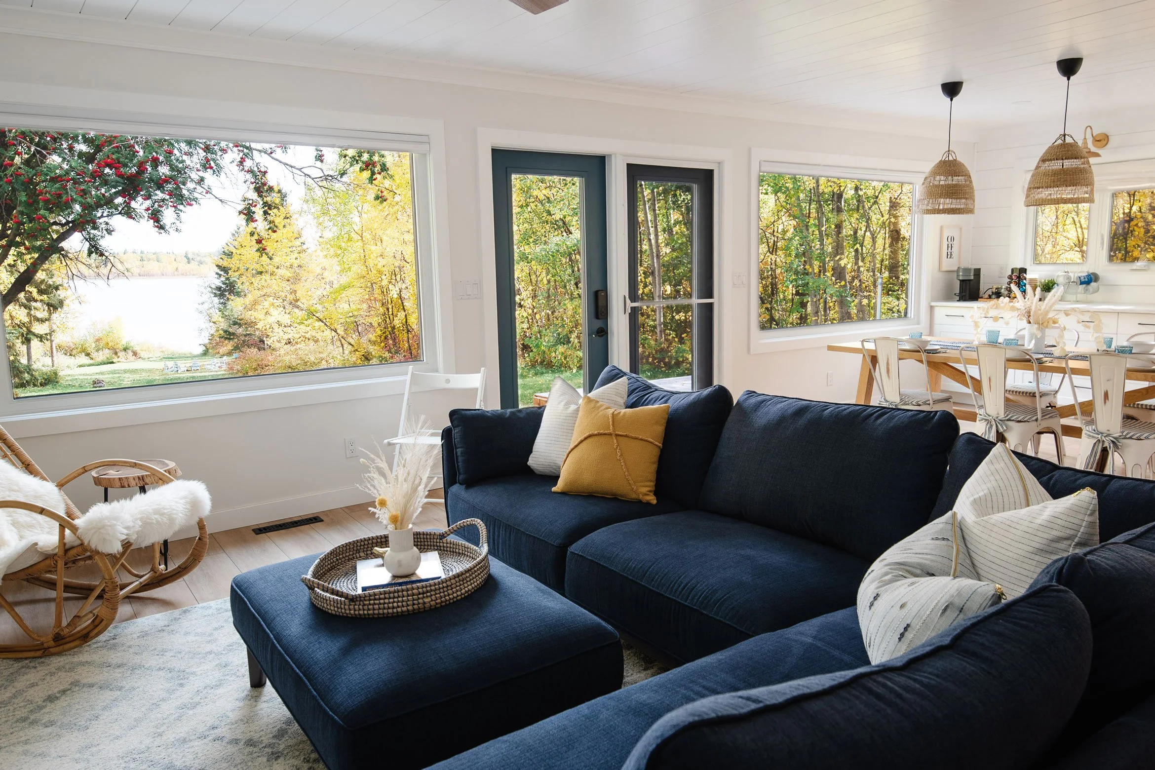 Little Lake House — Best Airbnb Canada