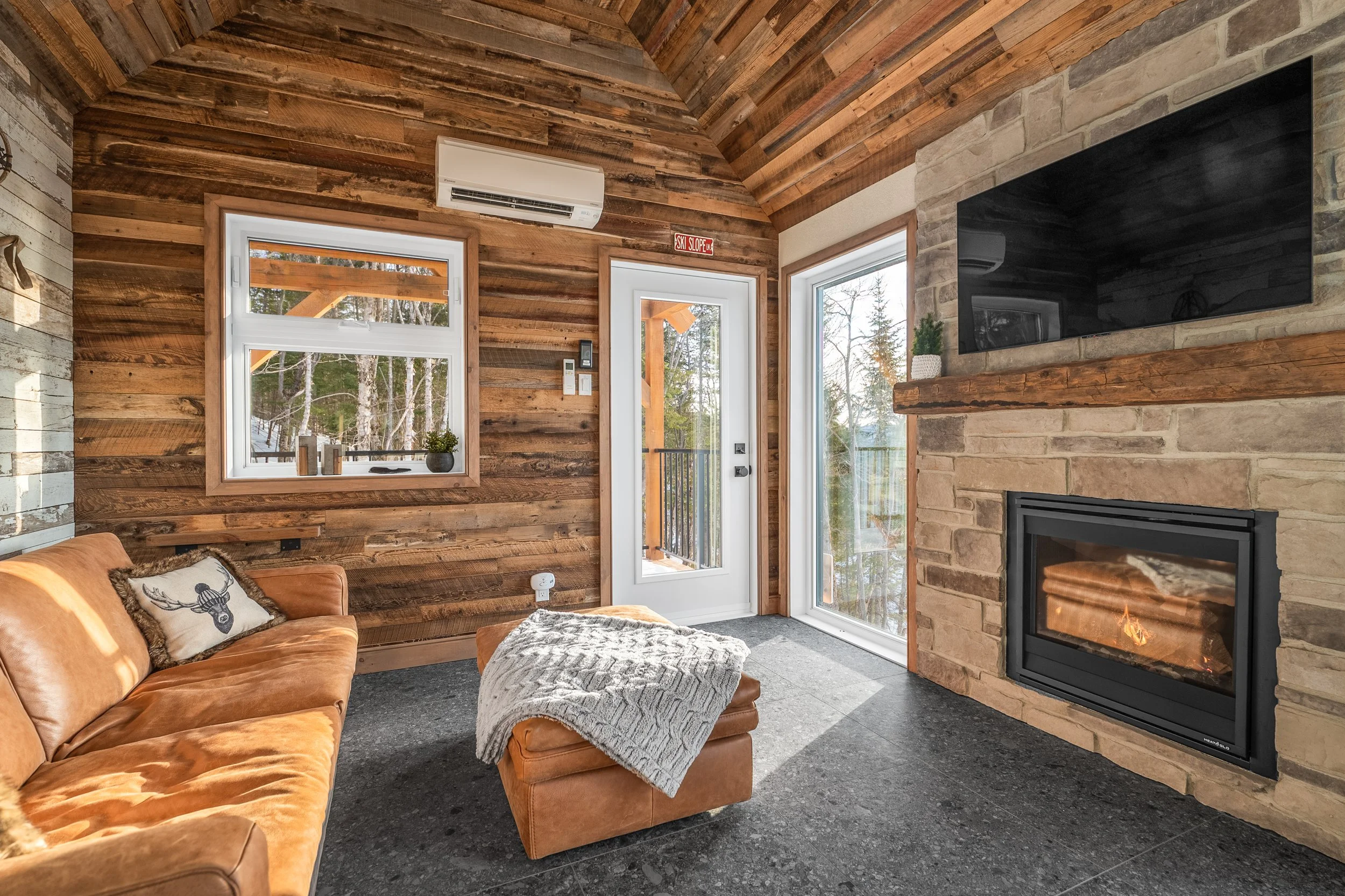 Le Chamonix LacBeauport, QC Domaine Maelström — Best Airbnb Canada