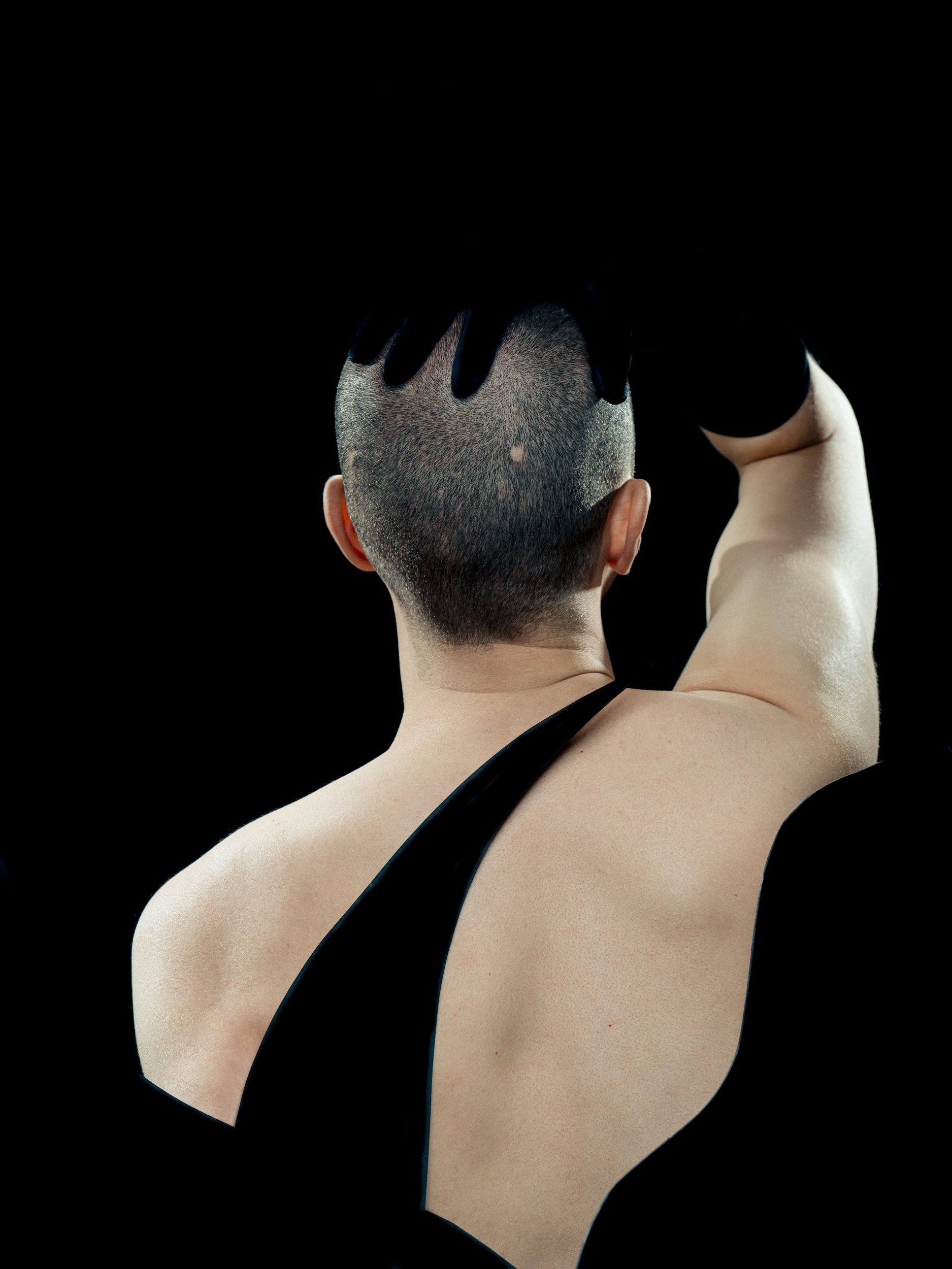 EAN BACK HAND HEAD.jpg