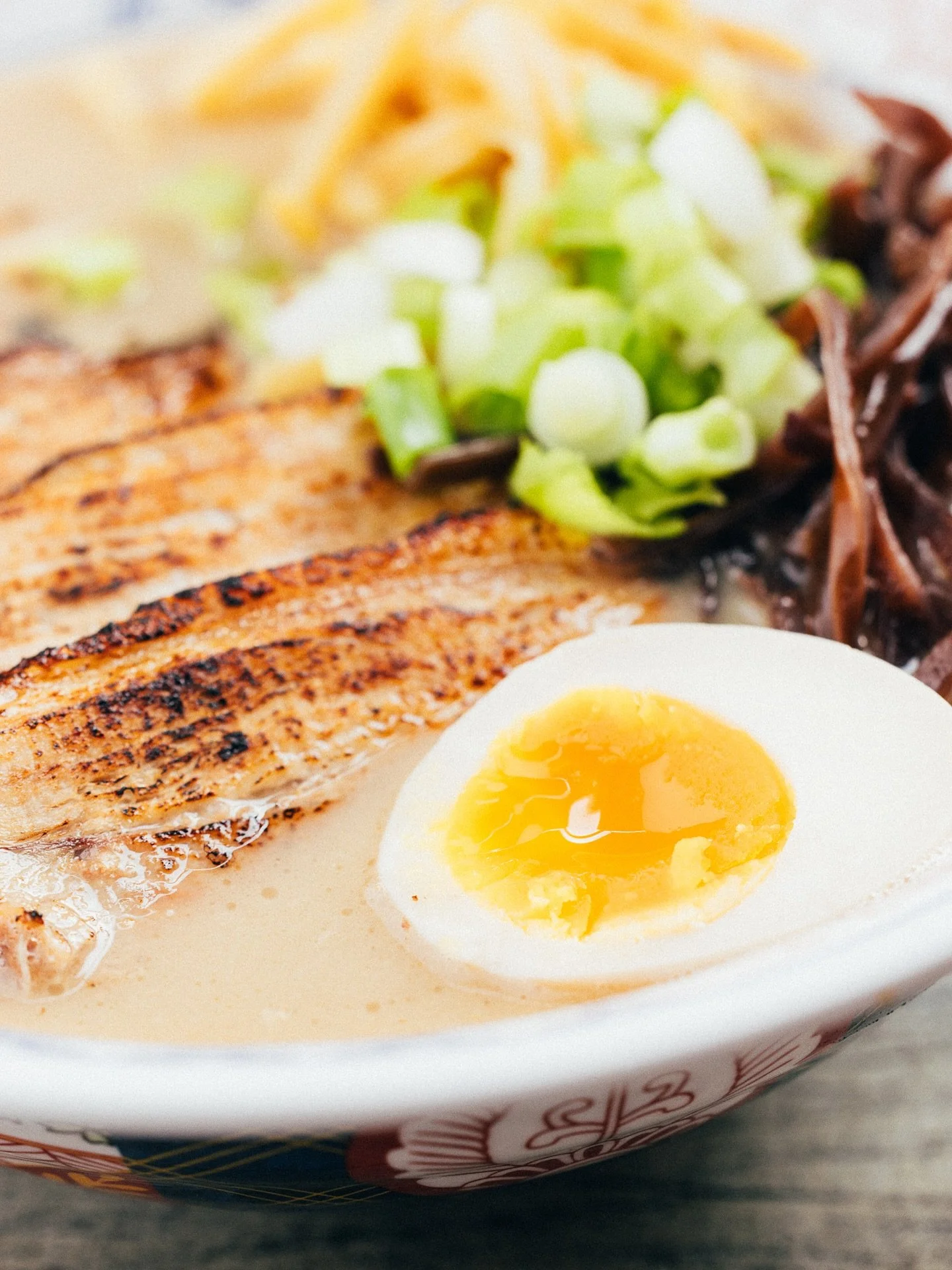 That perfect bite right here.
Creamy broth, smoky chashu, soft yolk, and all the comfort you need in one bowl. 🍜✨
Pull up a seat &mdash; your ramen&rsquo;s waiting.

📍 The Ramen Joint | LA 🕐 Open daily 11:30am &ndash; 9:30pm 📞 424.227.9328