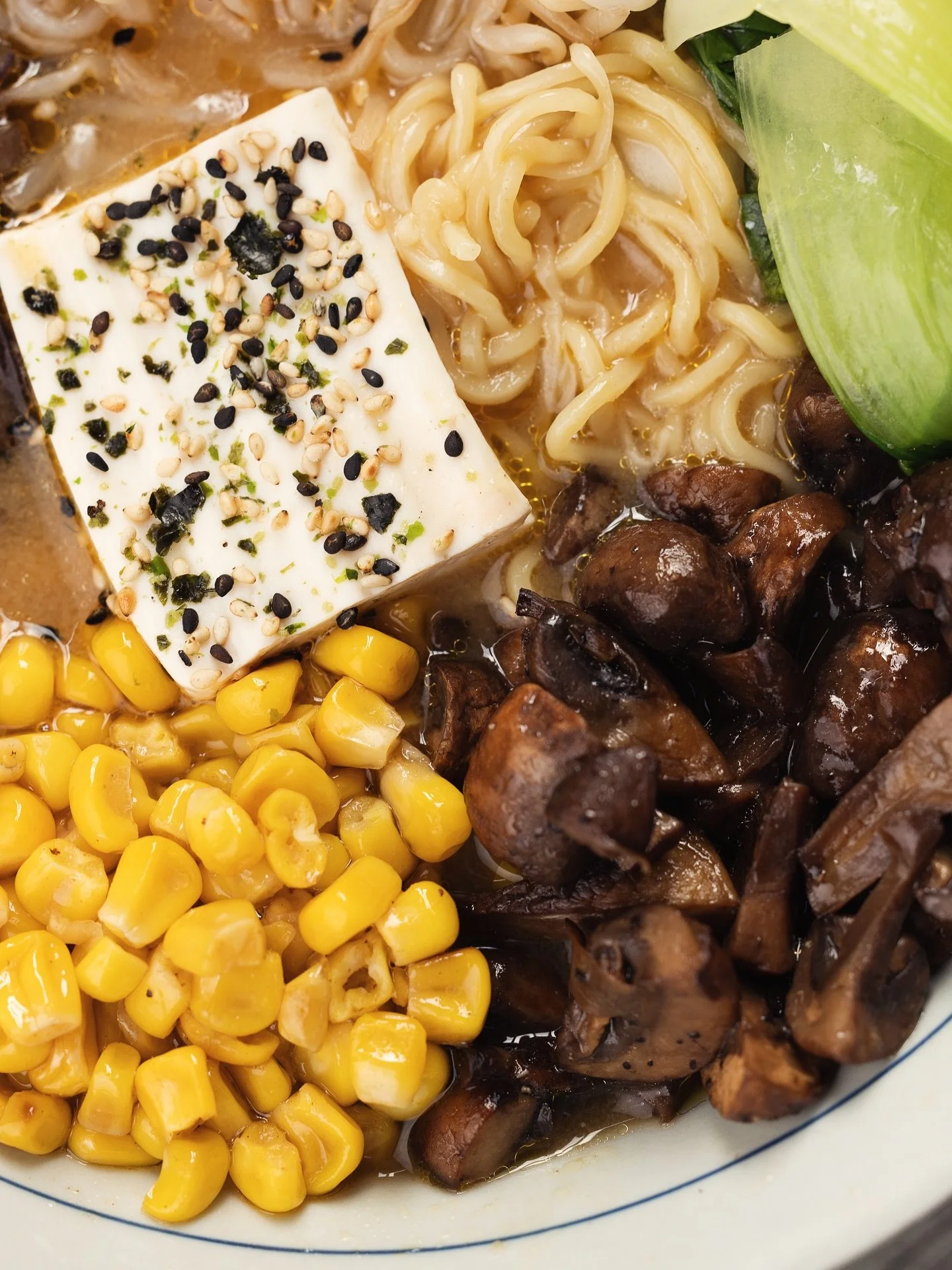 Veggie ramen that actually satisfies. Come get a bowl 🌱

📍 The Ramen Joint | LA 🕐 Open daily 11:30am &ndash; 9:30pm 📞 424.227.9328