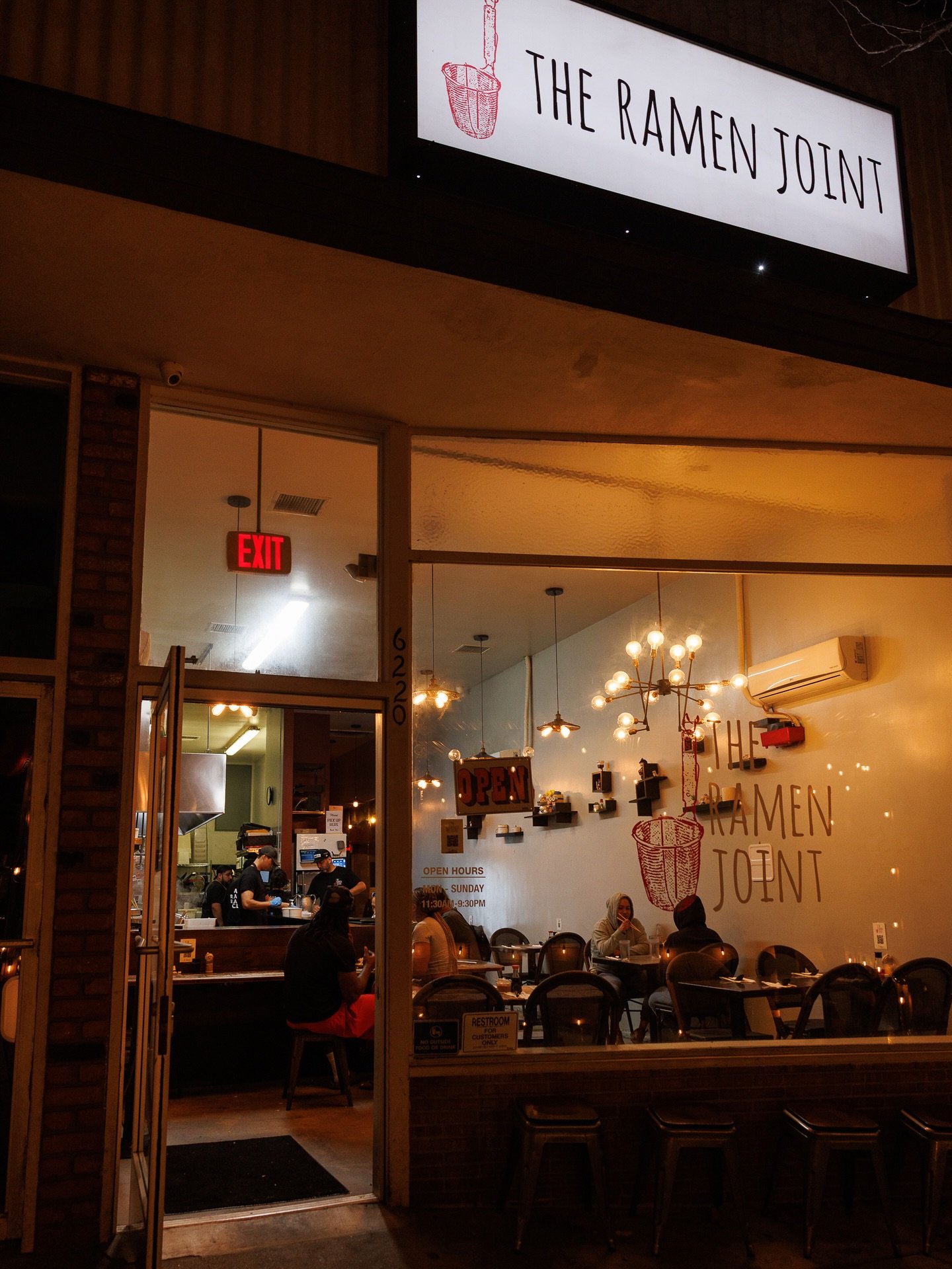 Good night, LA

📍 The Ramen Joint | LA 🕐 Open daily 11:30am &ndash; 9:30pm 📞 424.227.9328