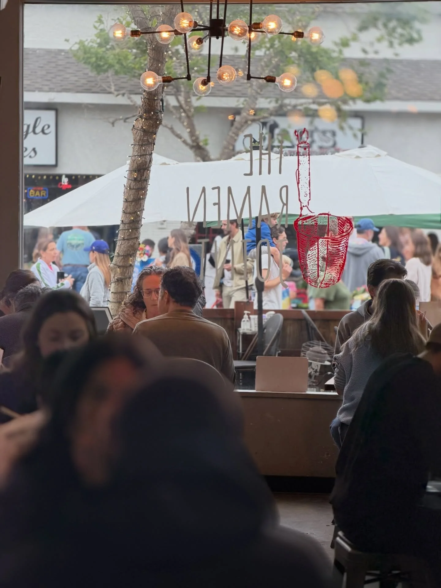 Celebrating Moms and Springtime! 
Art, music, food and fun! Westchester Triangle!

📍 The Ramen Joint | LA 🕐 Open daily 11:30am &ndash; 9:30pm 📞 424.227.9328