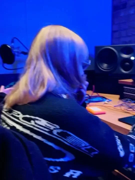 about last week! Had an amazing time at the @mediatracksuk x Carousel songwriting camp @thisistyx. 

had a blast working with @ellechanteuk, @officialjmamusic &amp; @miriofficialuk on some soulful tunes. Can&rsquo;t wait for the next!! 
.
.
.
#songwr