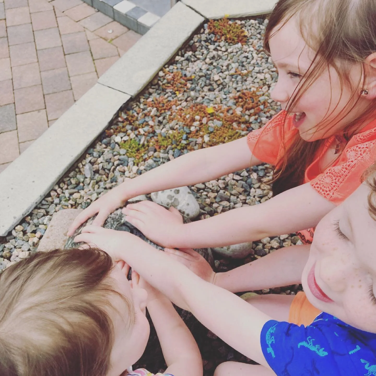 Hands full, Heart full ❤️

Even on holidays parenting just never stops does it? 

I&rsquo;m lapping up time with my fab crazy trio and trying to catch the odd break while I can ❤️

#parentingisafulltimejob #momneverstops #funinfermanagh #sunmerhols #