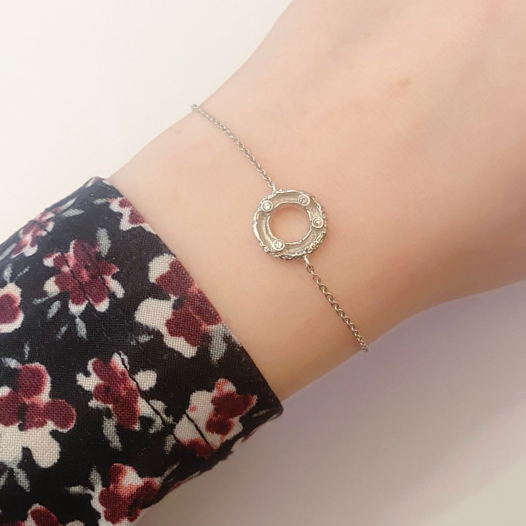 Mini+Molten+Silver+%26+Diamond+Bracelet+On+Hollie.jpg