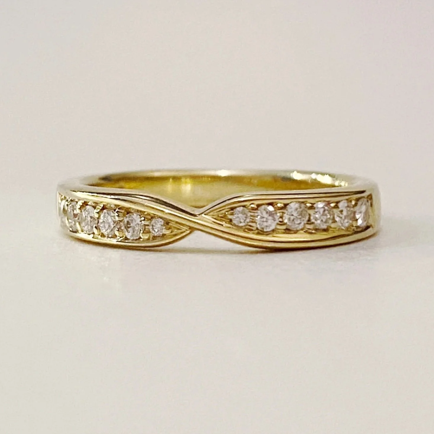 Larger+bow+tie+diamond+yellow+gold+4.jpg