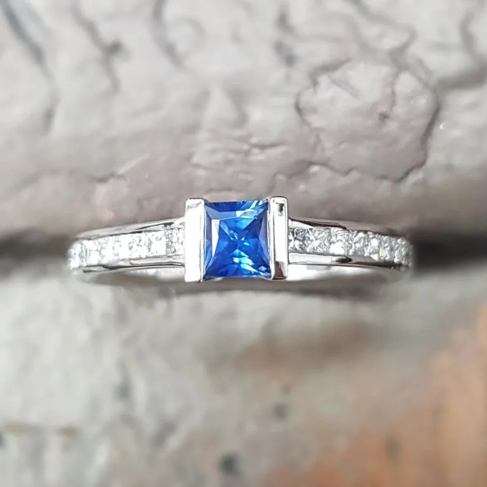 Princess+Cut+Blue+Sapphire+Ring+Diamond+Shoulders+4.jpg
