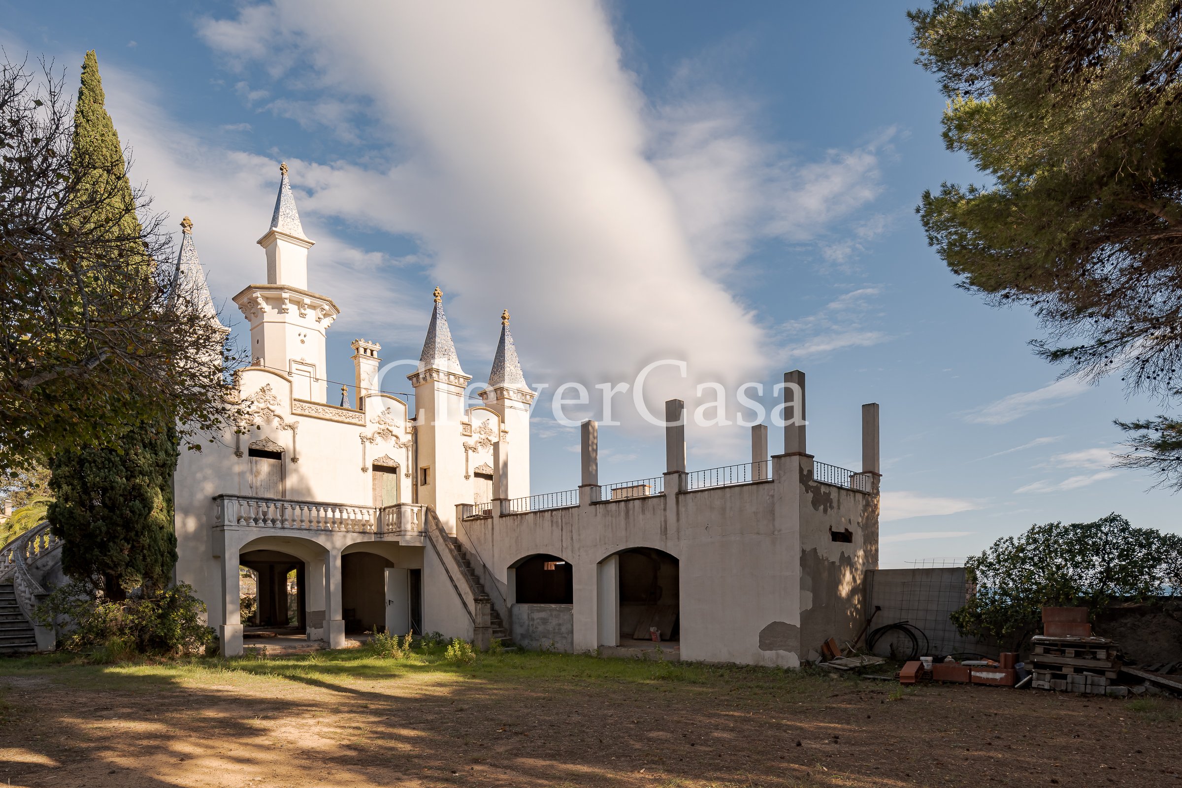 2023-11-04_Torre_de_les_Punxes_19.jpg