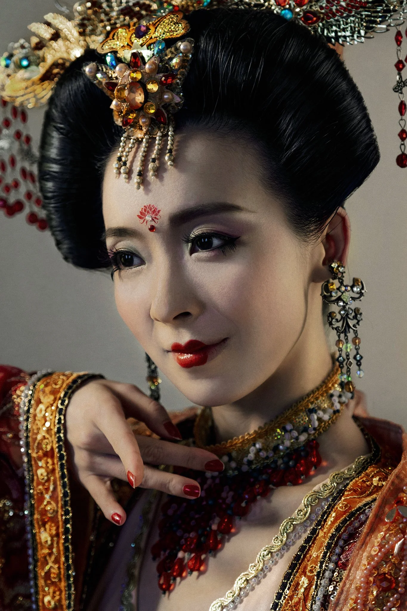 Yang Gui Fei headshot_2 copy.jpg