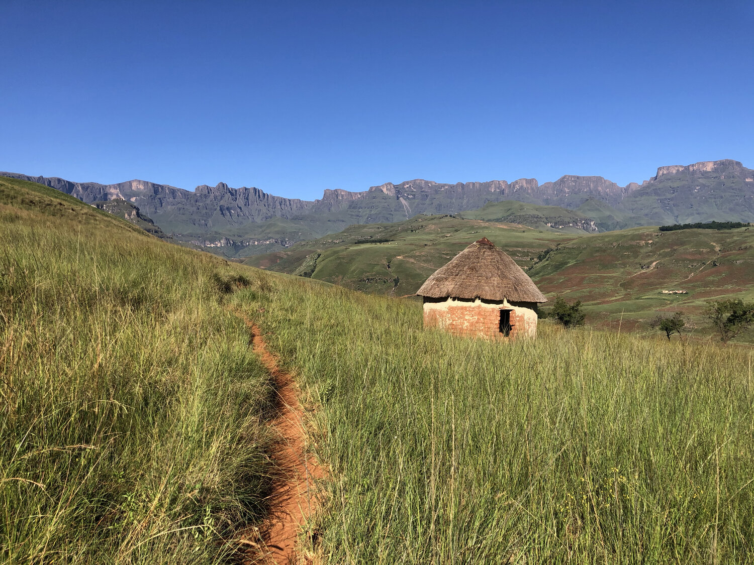 Mnweni Valley Hut.jpg