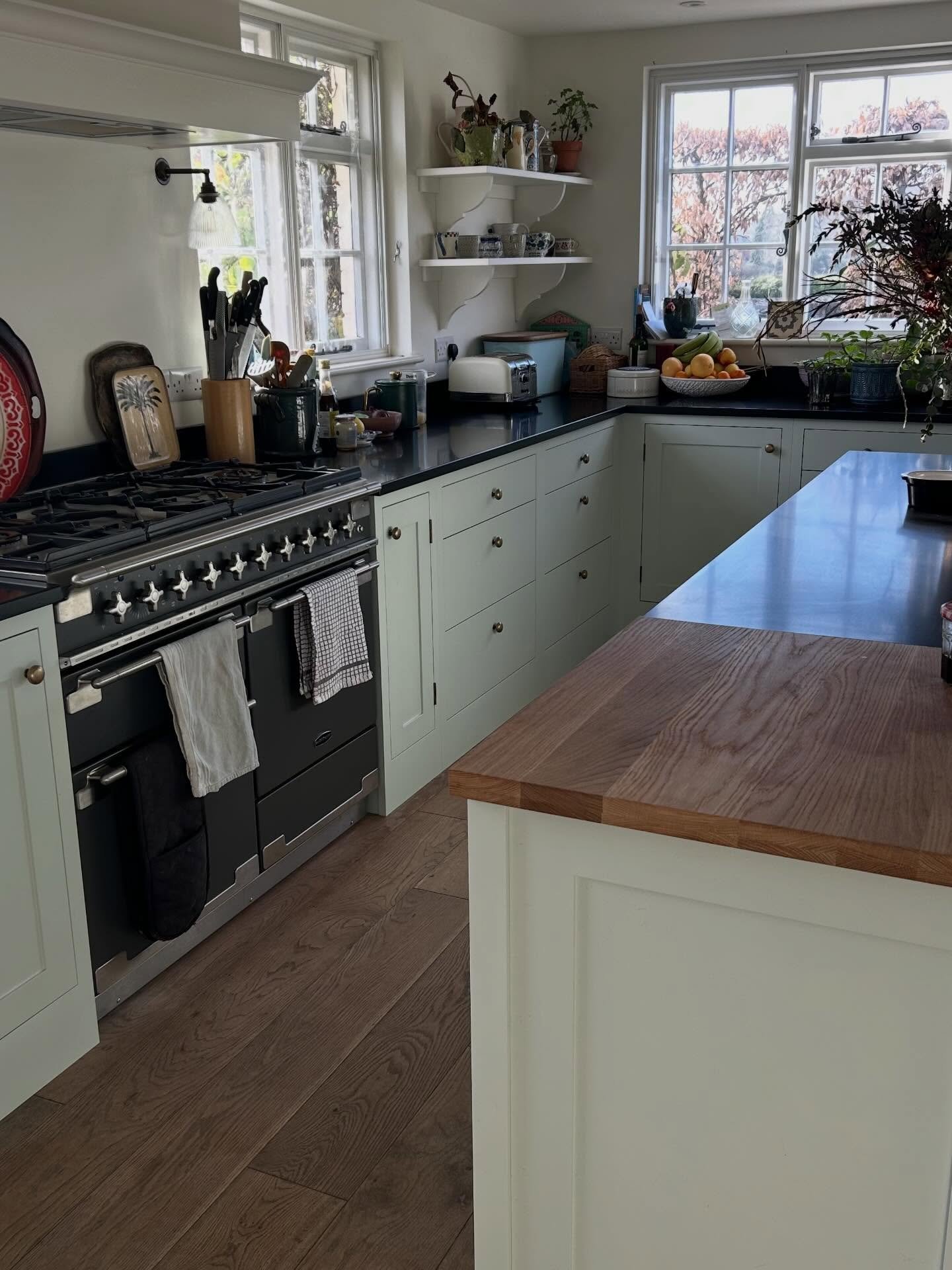 Thank you Konrad and Jacob for creating our beautiful new kitchen 🙏  We love being in and using it and its had the best most epic launch with ALL our lovely family, that is 30, coming over for Christmas whoop whoop all worked like a treat 💫

If you