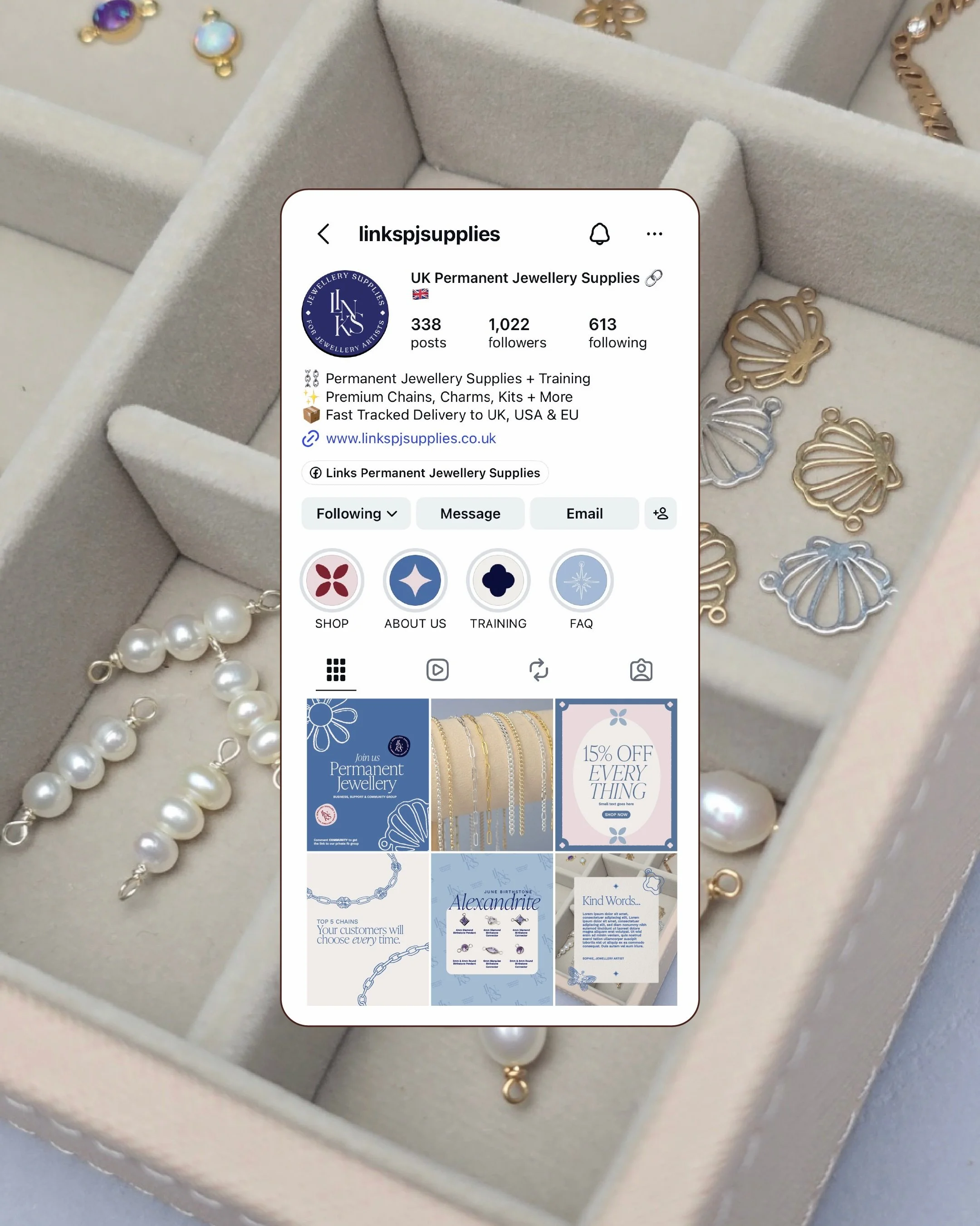 A glimpse into the new brand identity for @linkspjsupplies 💎 

Jemma came to me with a goal to refresh her previous visual identity. The goal was not to completely reinvent Links but refine what was already there. 

We created lots of decorative det