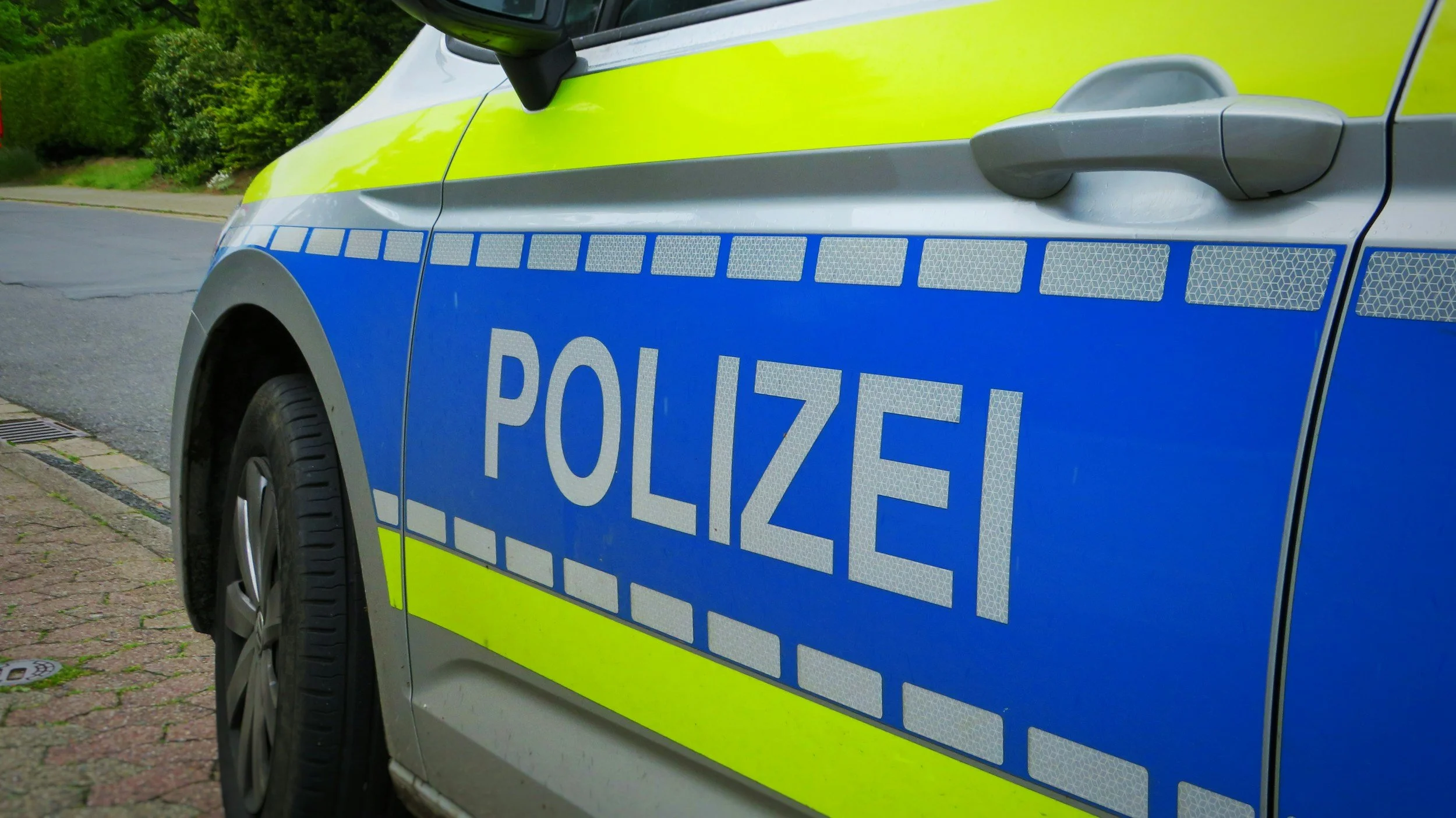 Therapie ohne Aktenvermerk: Warum für Beamt:innen und Polizist:innen eine Privatpraxis sicherer sein kann