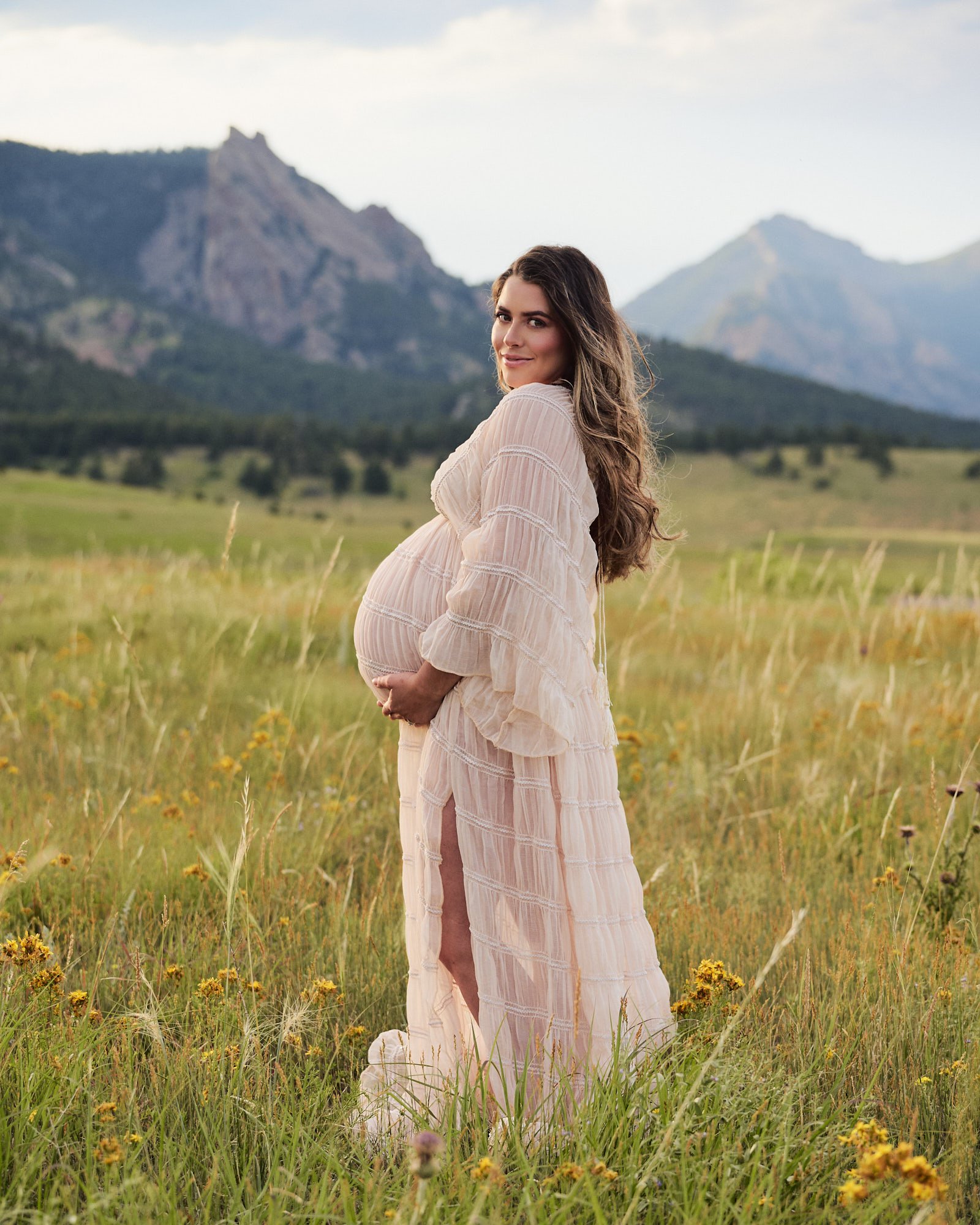 A fine art wardrobe look during a Denver maternity session.