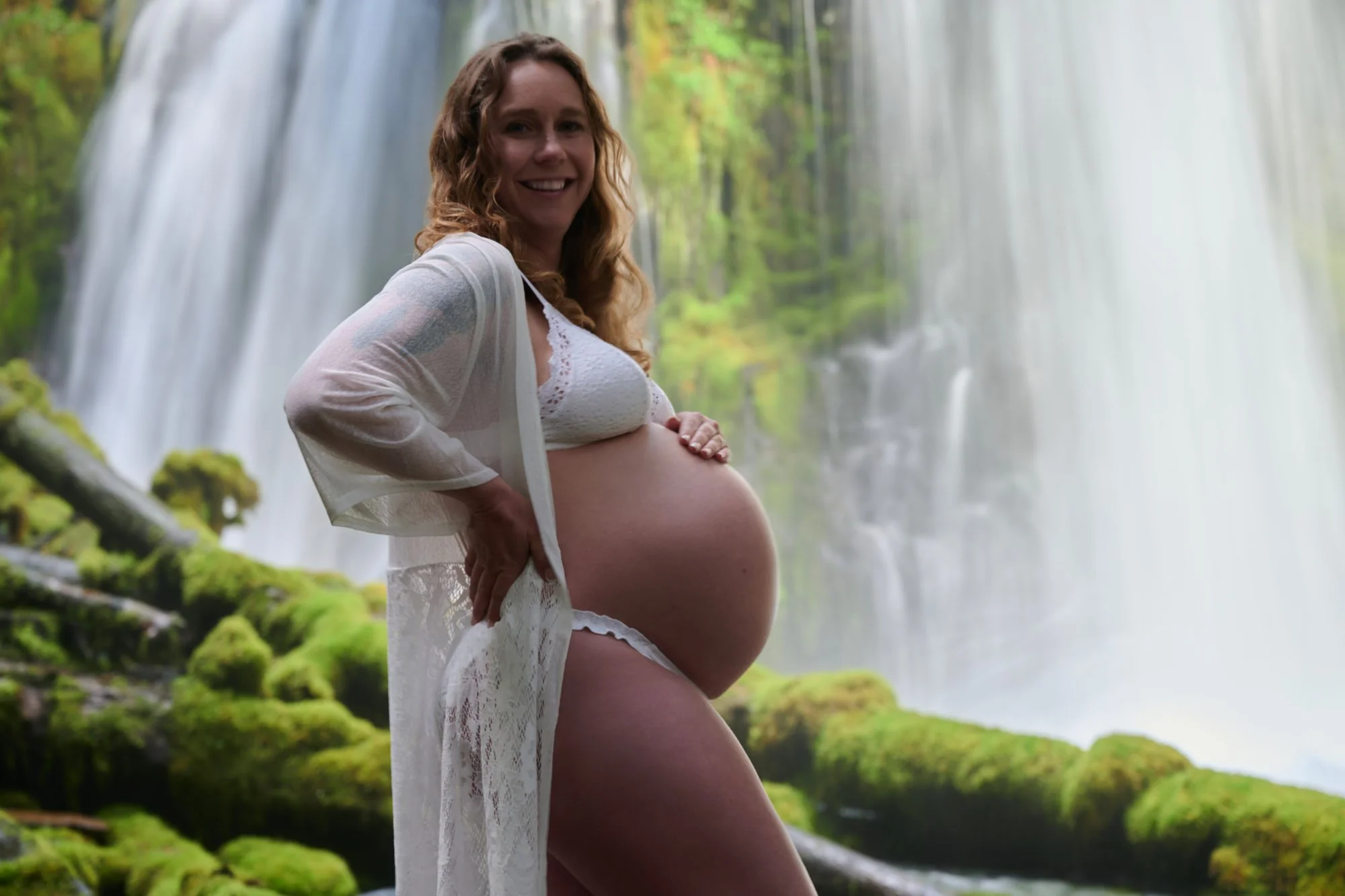 ErinSteffMaternity-250507-2196.jpg
