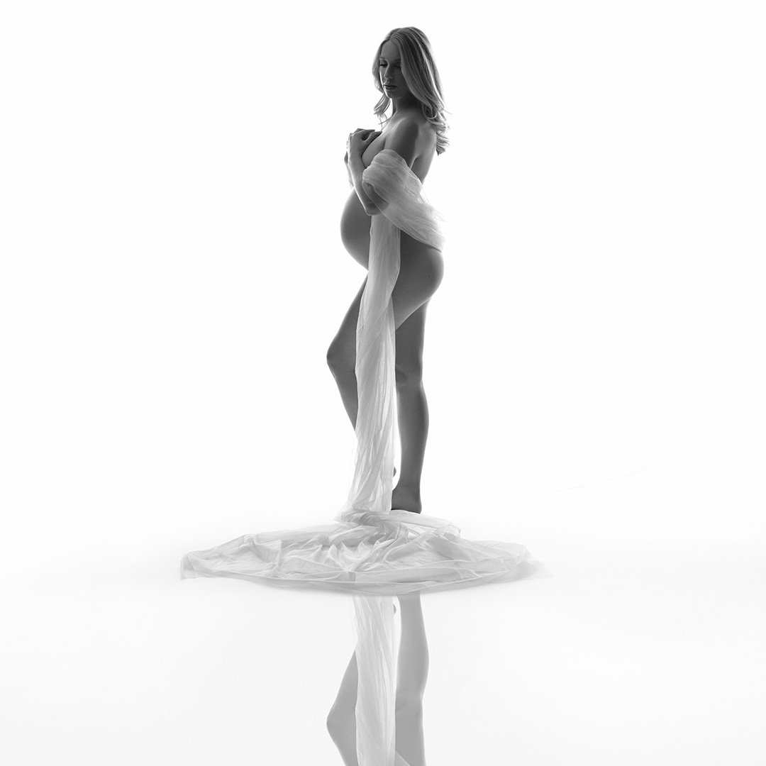 Denver pregnancy portrait photographer with studio in Denver, Colorado