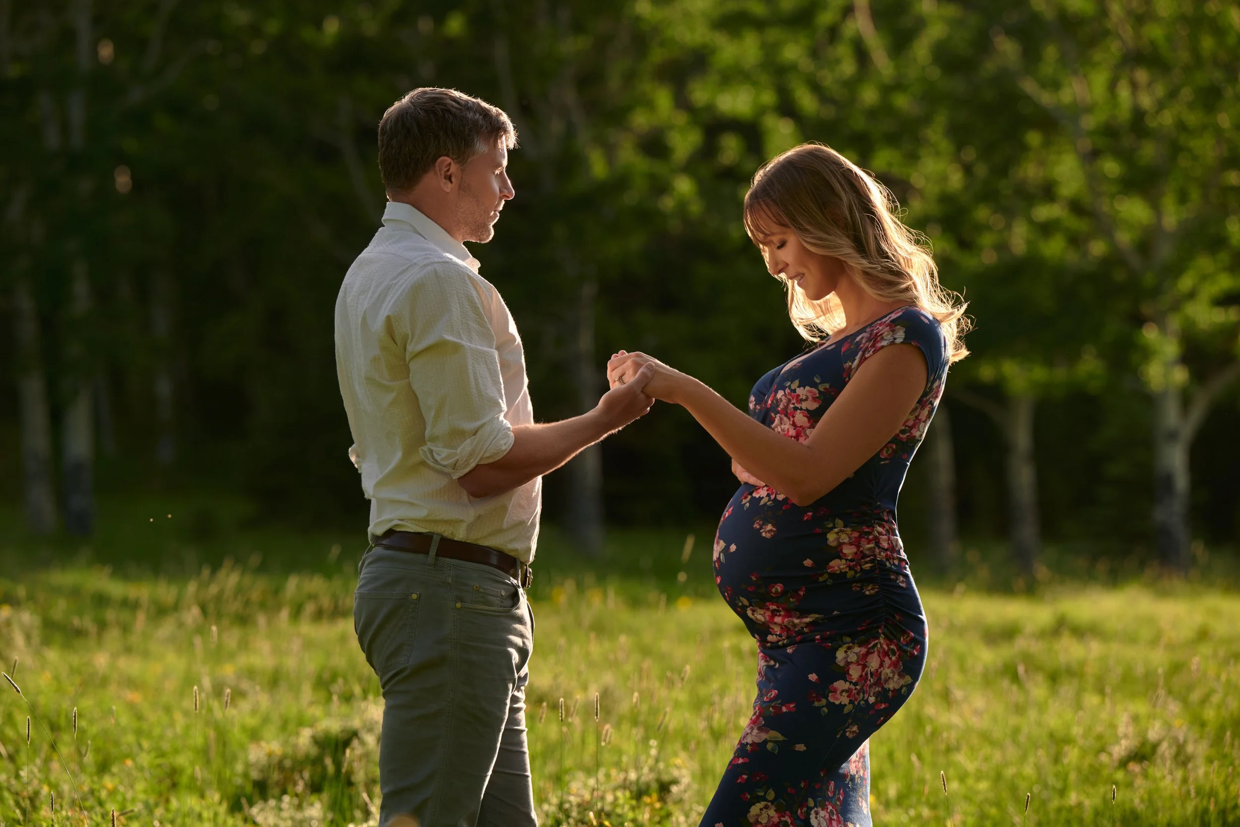Golden hour wardrobe glow during a Colorado maternity session.