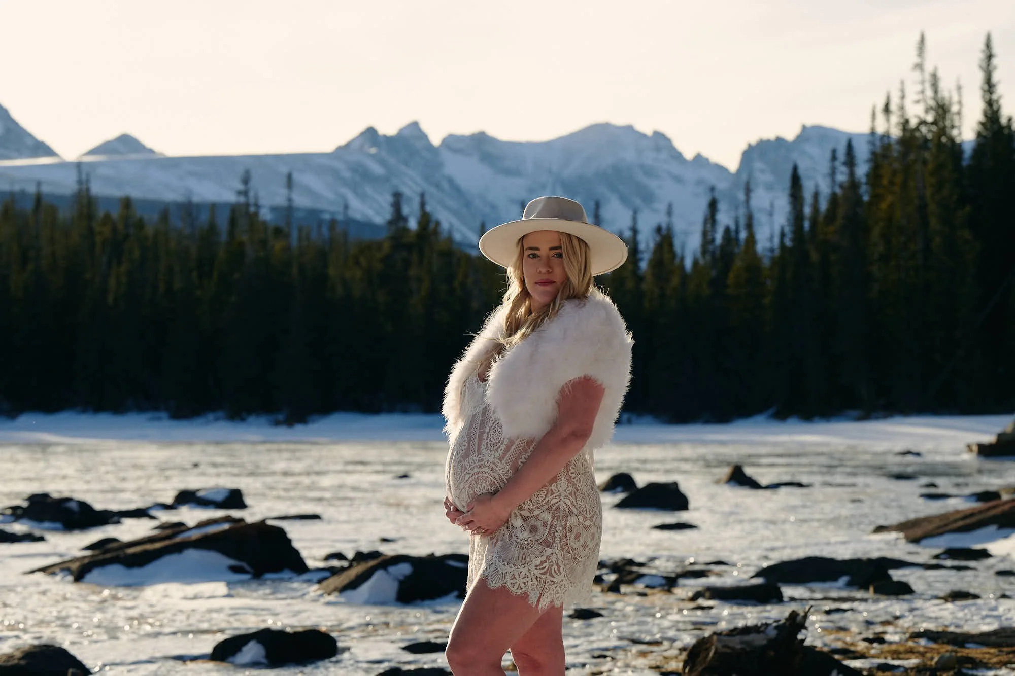 Mountain Maternity Sessions: Shooting at Elevation in Colorado