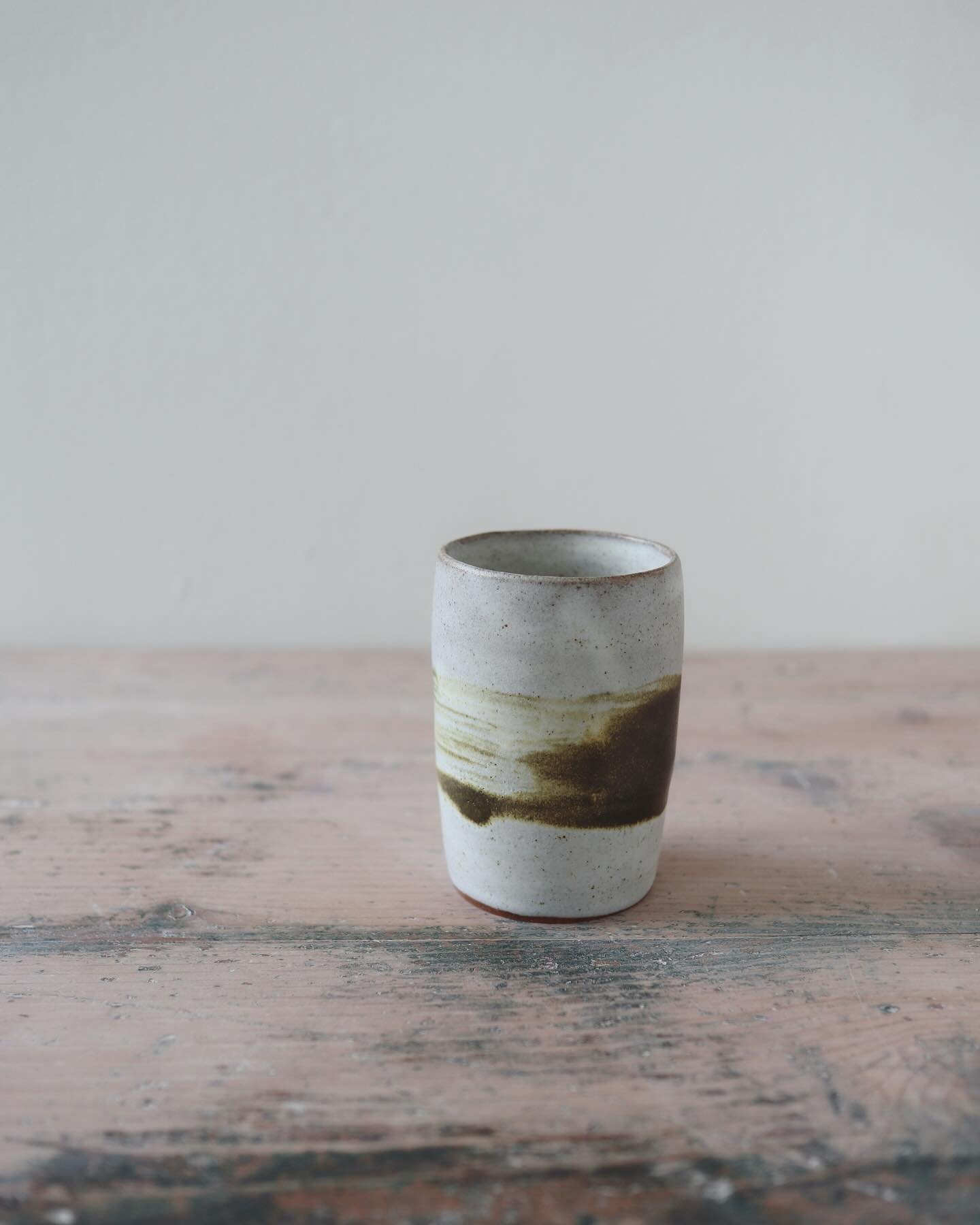 At the moment, we&rsquo;re trying to use the mix reclaimed clay and odd bags of stoneware clays to free up space for accommodating a new batch of white clay.

If you&rsquo;ve mainly been using white clay, we understand this might be a change for you.