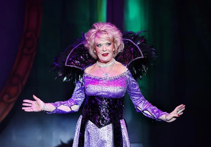 Snow White, De Montfort Hall Leicester, Opens