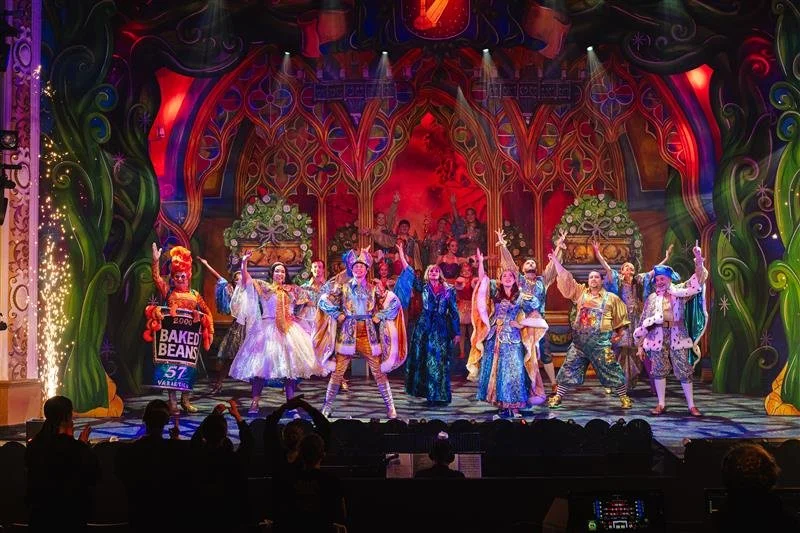 As Jack gets ready to climb the beanstalk for the final time at Crewe Lyceum we would like to say a big thank you to everyone involved in making the panto a GIANT success!

Photo: Wes Webster

@crewe.lyceum