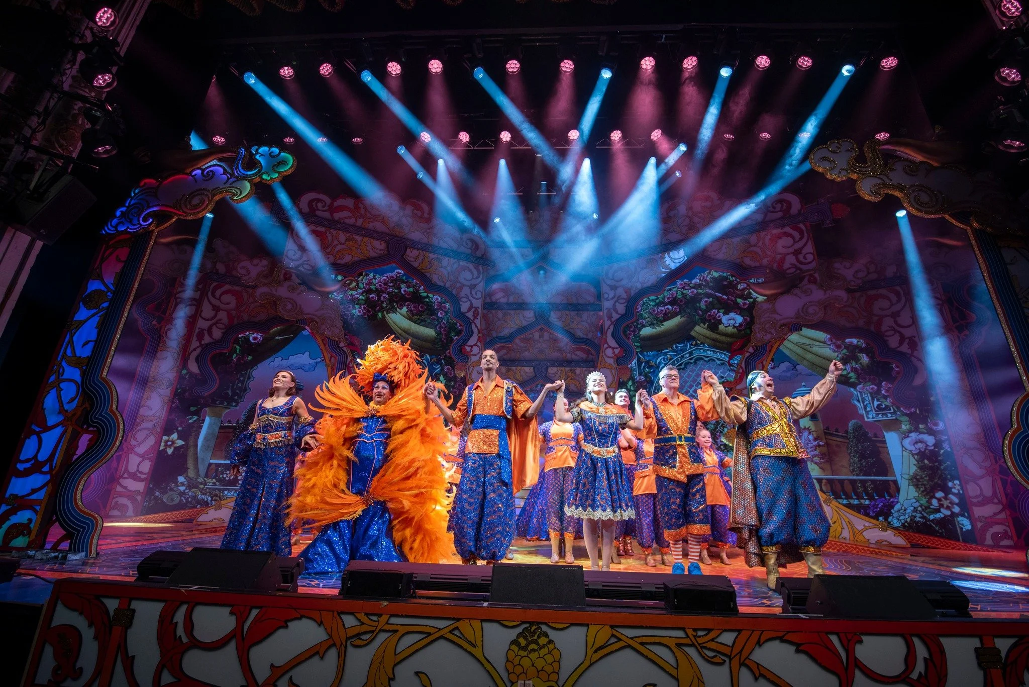 The genie has granted his final wish at Swansea Grand as the spectacular Aladdin comes to a close. Thank you to everyone involved in making this panto fly high!

@swanseagrandinsta 

Photo: Phil Rees