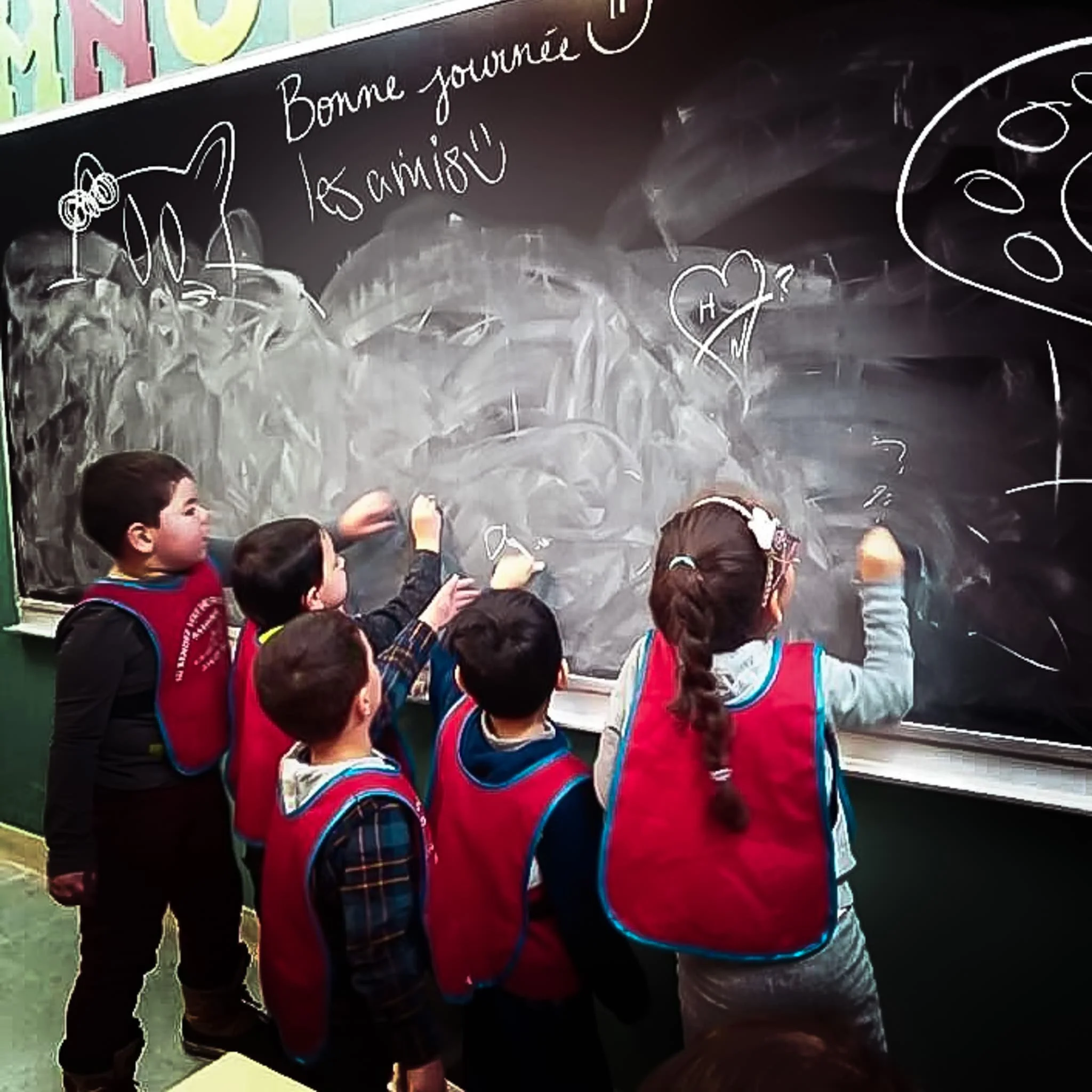 garderie_des_boutchoux_galerie_enfants_dessinent_tableau-min (1).jpg