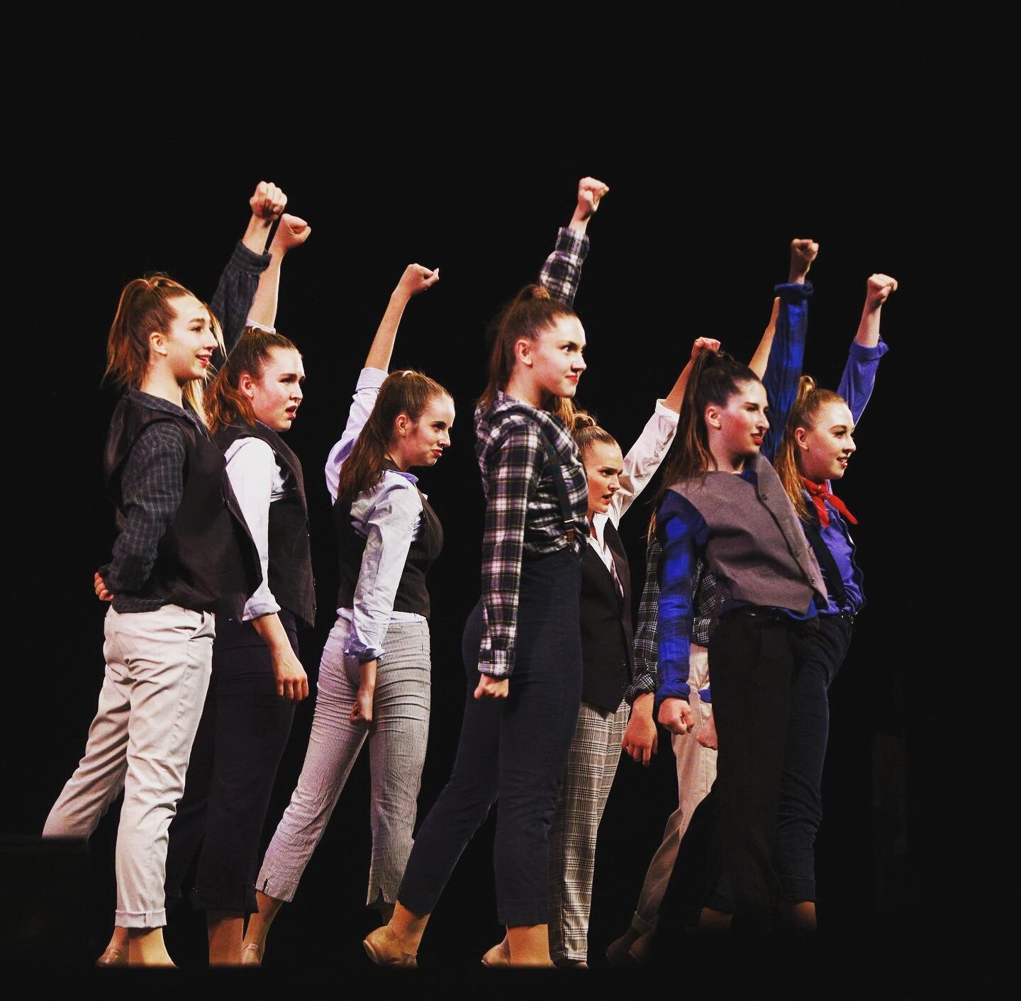 Throwing it back to the days of performing onstage in a theatre full of people!  We will get back there some day soon!  #tbt #newsies #musicaltheatre #dancersofinstagram #wemissperforming #fifthrowcenterperformingarts #broadwaybabies #manhattanbeachd