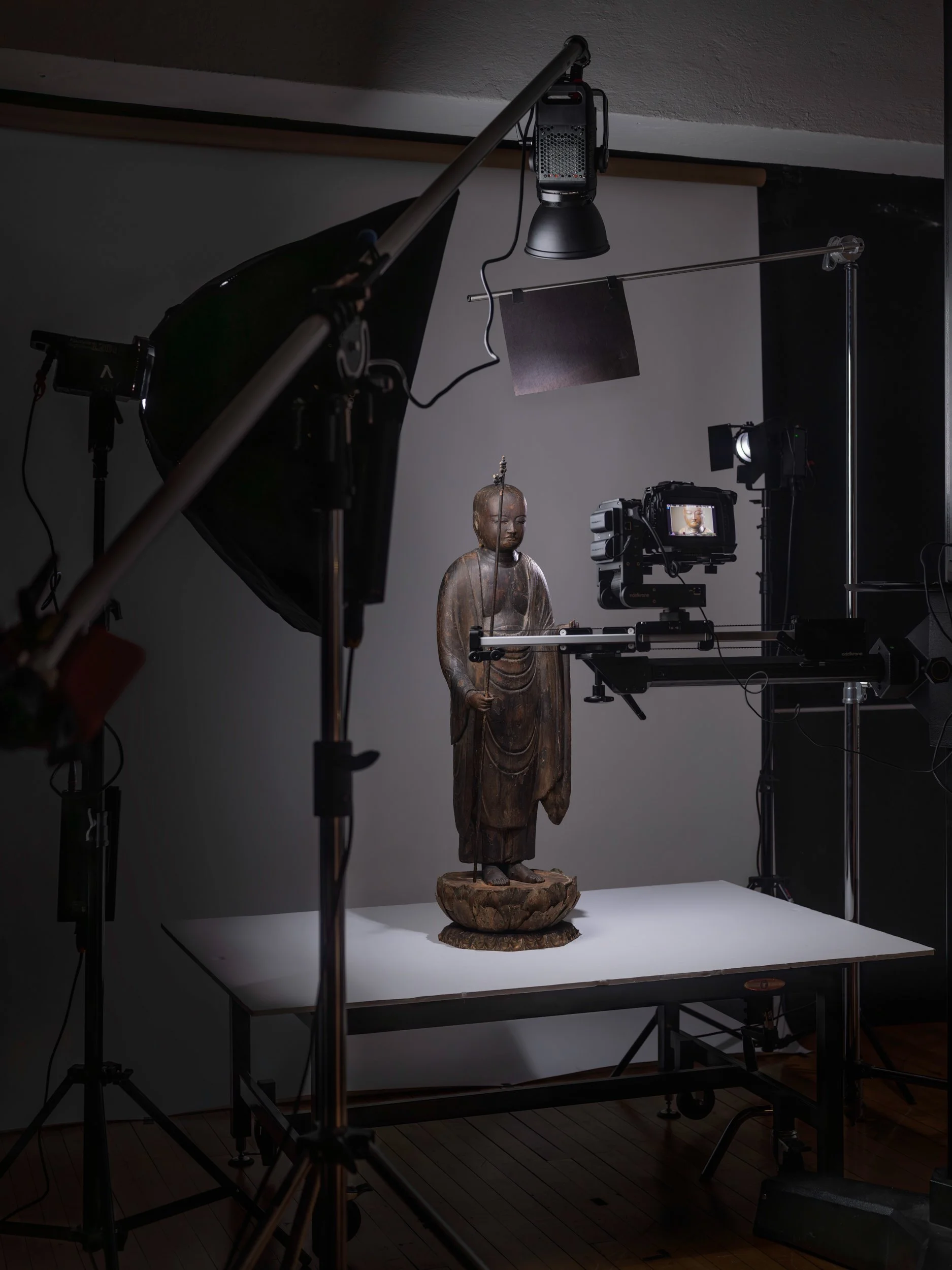 see-zeen_019_Zhu Gaocanyue-The_South_Is_Infinite_Yet_Finite-13.jpg