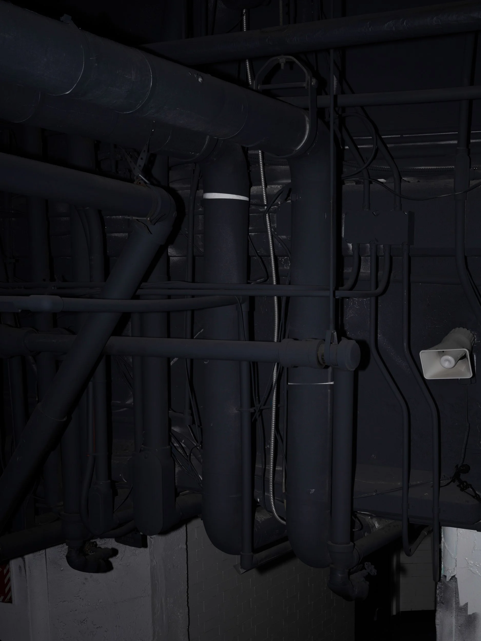 see-zeen_019_Zhu Gaocanyue-The_South_Is_Infinite_Yet_Finite-14.jpg