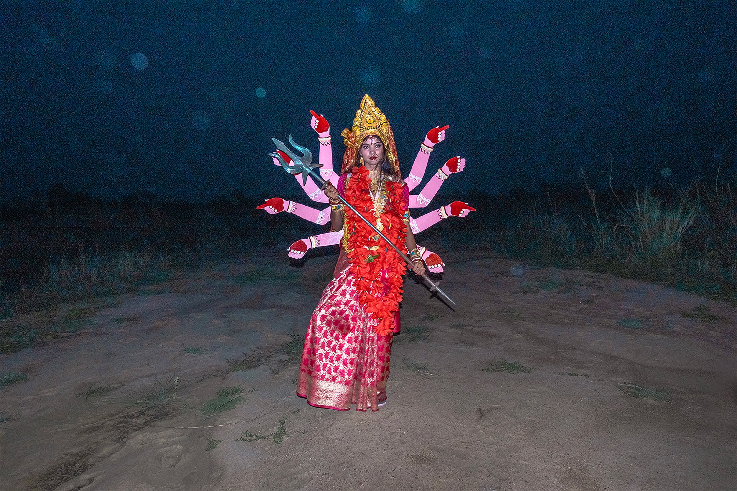 see-zeen-020-Shrabana_Das_ShapeShiftingLadies_012.jpg