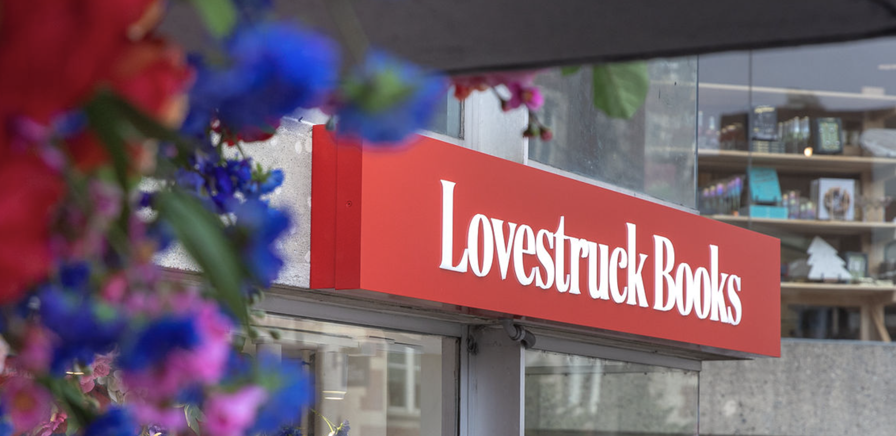 Lovestruck Books signage