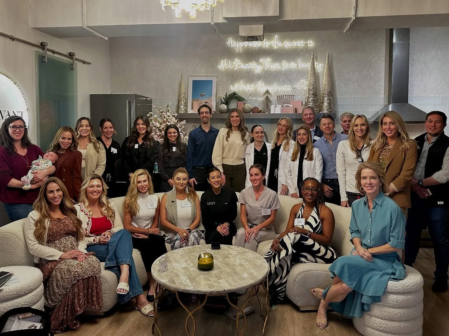 Such an honor to host yet another Renuva training at our practice. Being a designated training center means we get to welcome injectors from across the country and share what we love most: elevating outcomes through education and technique.

Renuva c