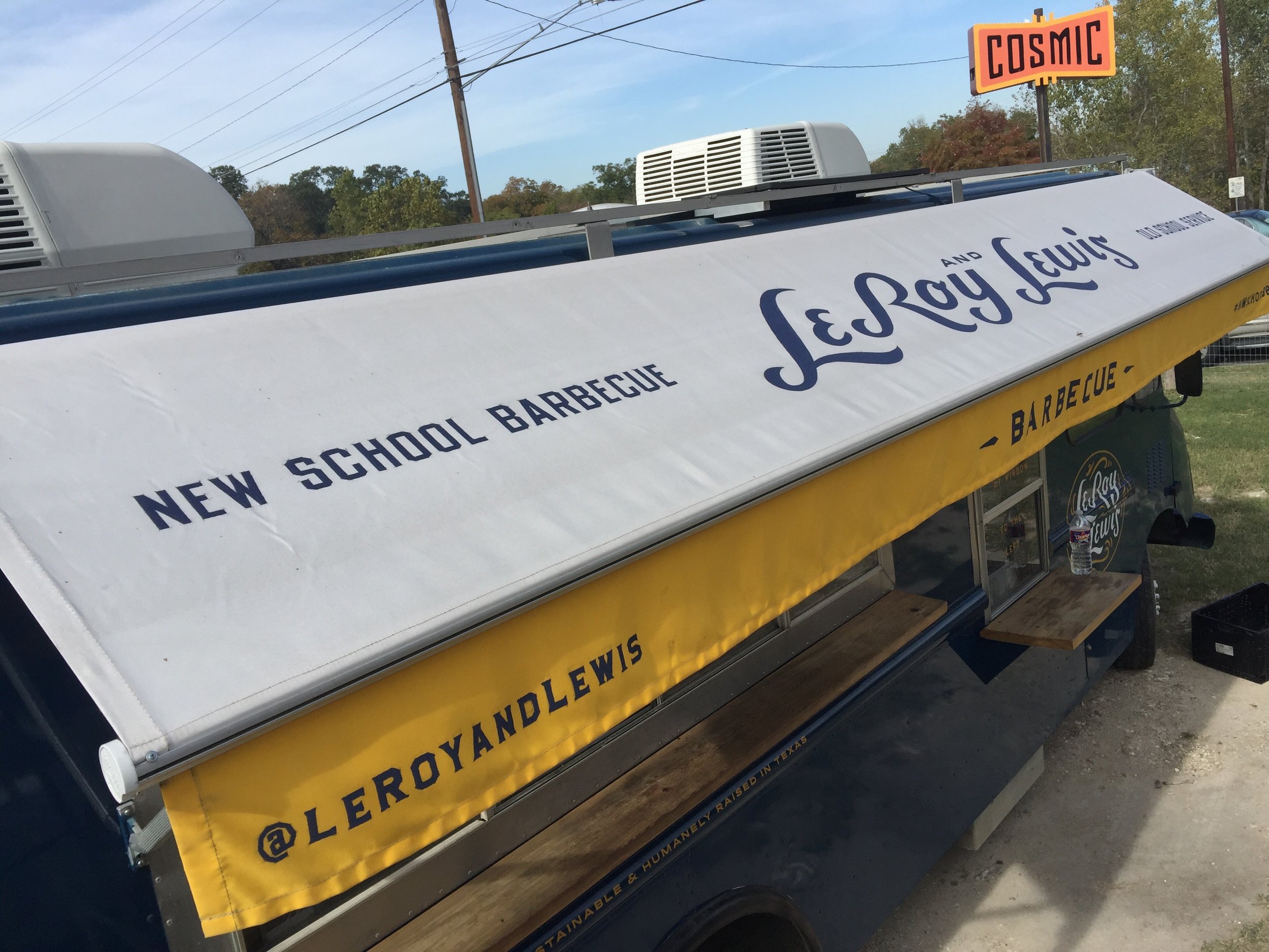handpainted vehicle by manning signs 