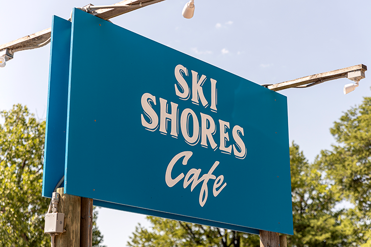 SkiShores_Sm16.png