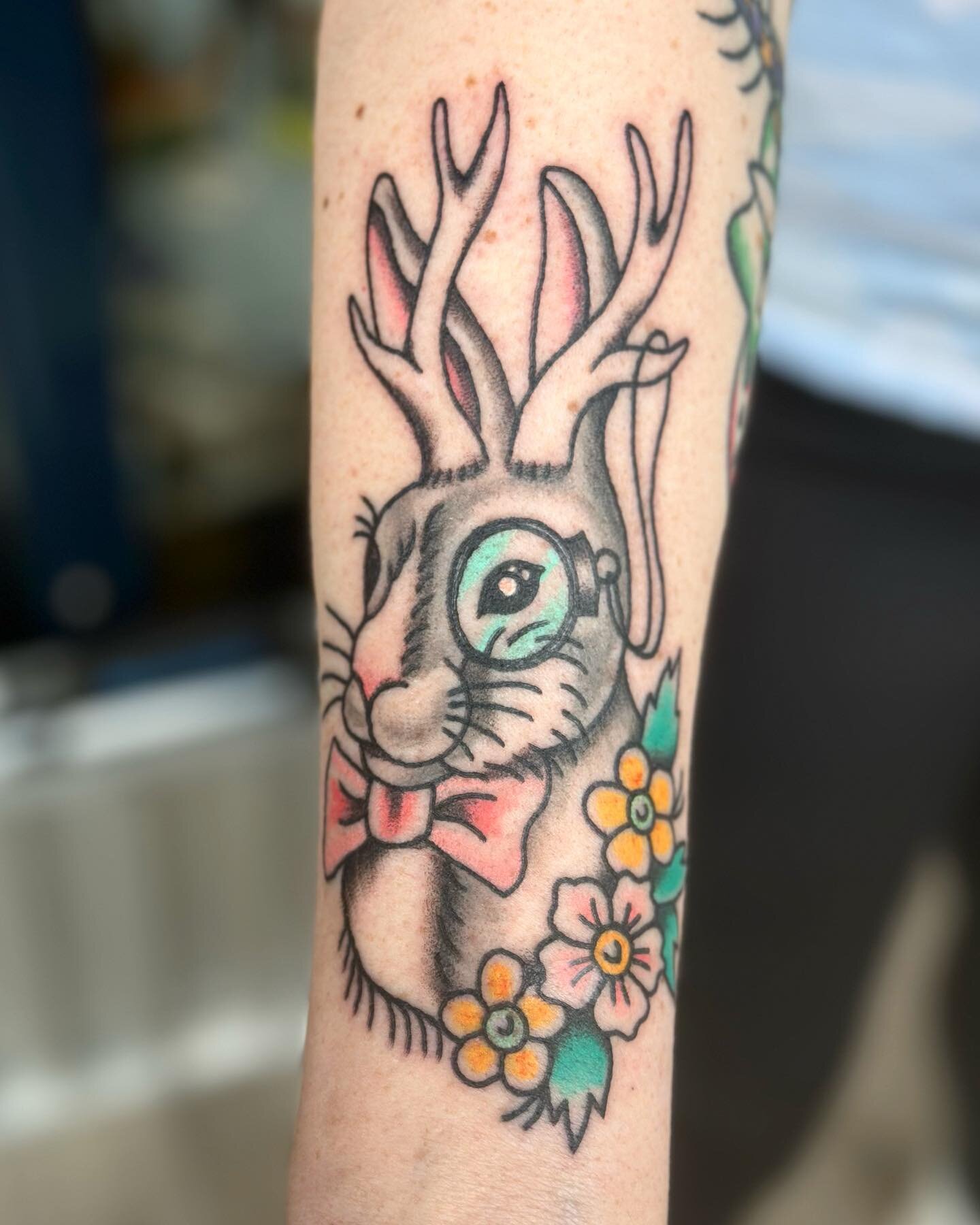 One fresh jackalope and one healed strawberry-riding frog for Eliza. One for each of her small humans. 😎 #traditionaltattoo #animaltattoo #jackalopetattoo #frogtattoo #colortattoo #trnbtattooists #queertattooartist #bostontattooartist