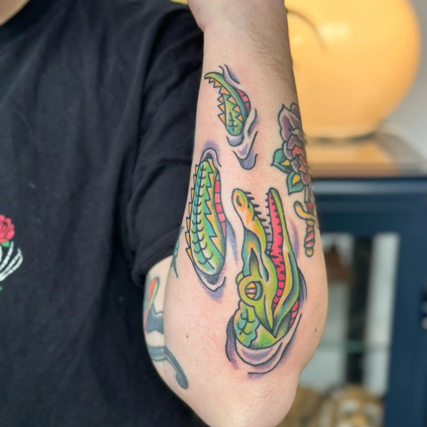 This was so much fun, thanks again Alex 🙌🏼 🐊 #traditionaltattoo #crocodiletattoo #animaltattoo #americantraditionaltattoo  #qttr #colortattoo #funtattoo
