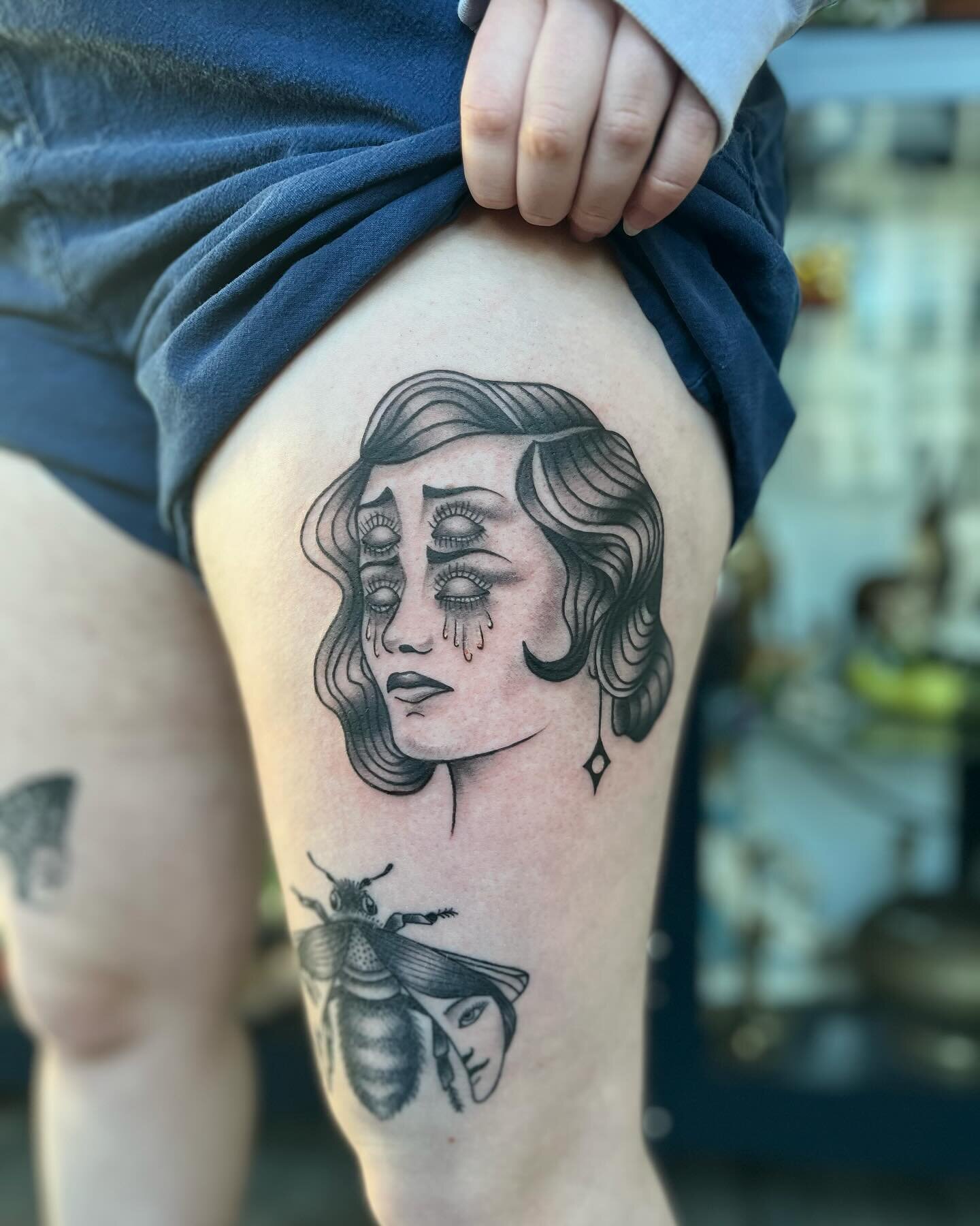 Sweet spooky gal for Ella &amp; some healed pieces from the past few months. Done @saidanddonetattoo 
.
.
.
.
.
.
.
.
.
.
.
#tattooapprentice #apprenticetattoo #tattoo #ladyhead #healedtattoo #jamaicaplain
