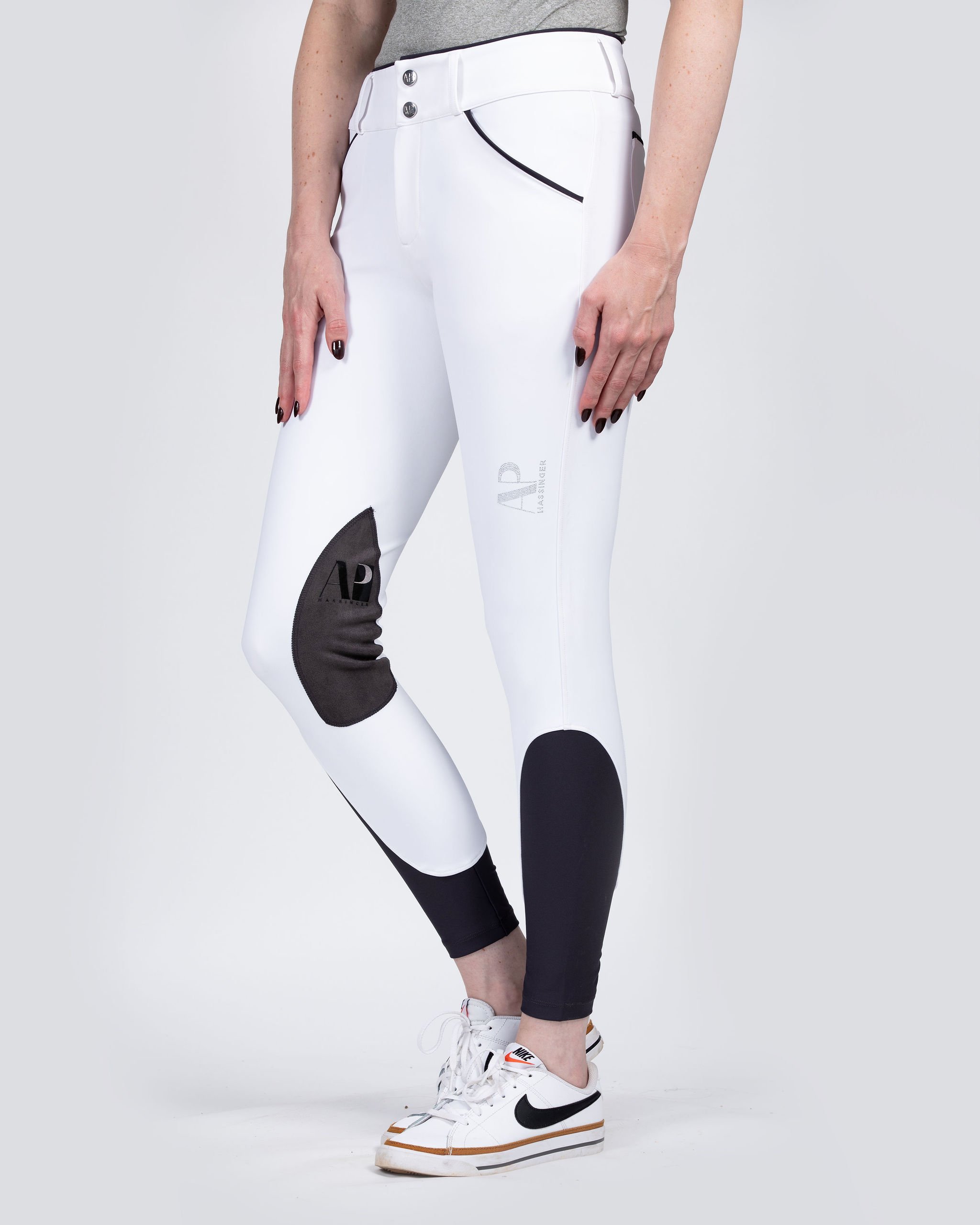 APhassinger_studio_whiteFZ_3.jpg