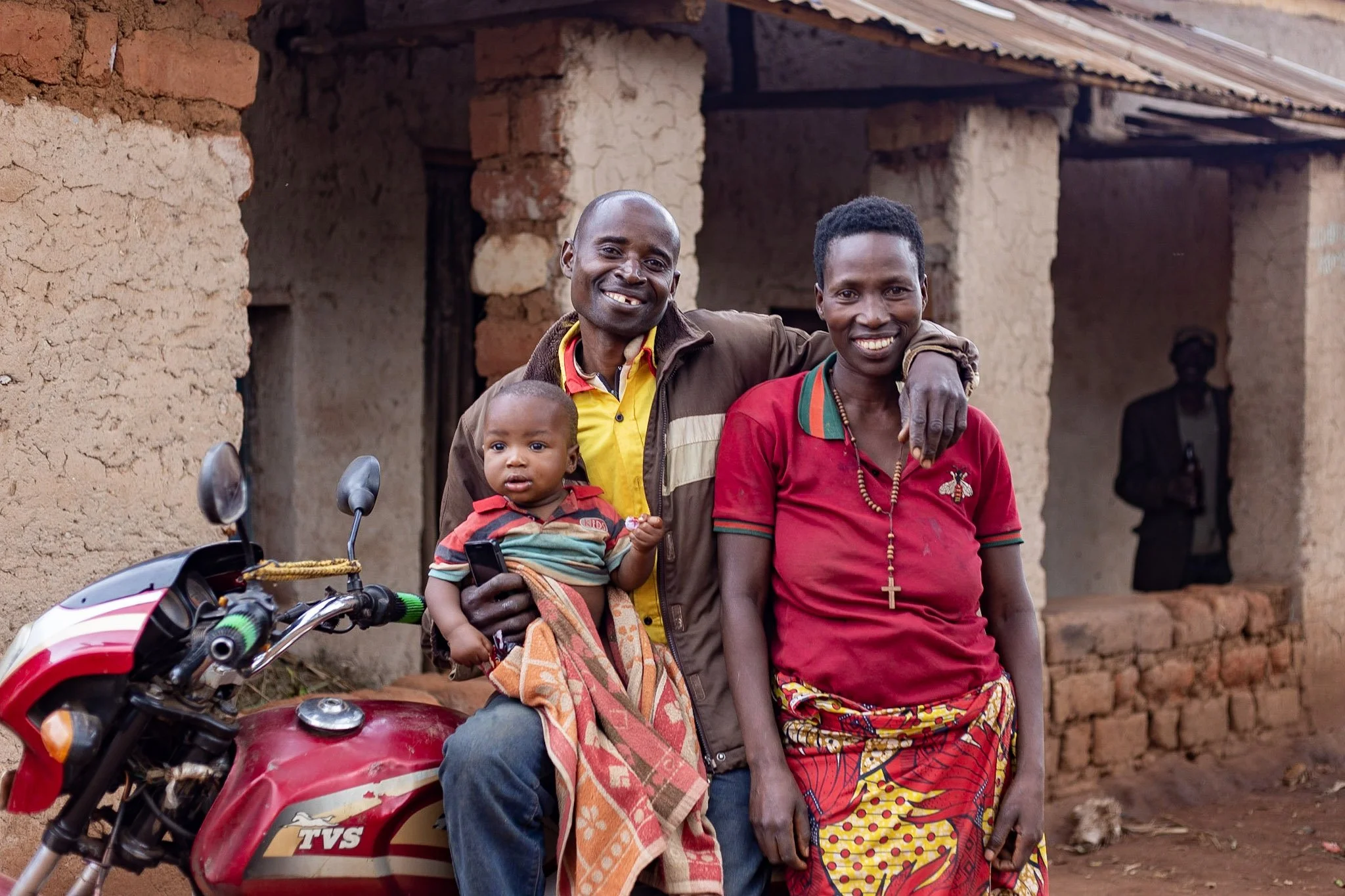 Fabrice Mbonankira 2021 - Five Talents, Burundi - Family 1.jpg