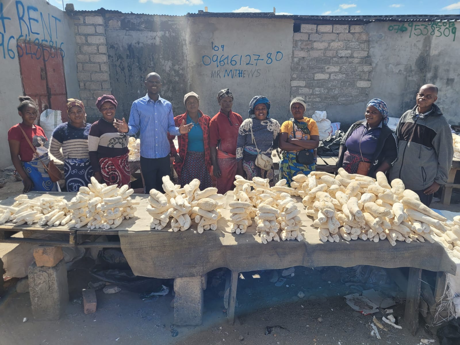 ZAM27-cassava trading.png