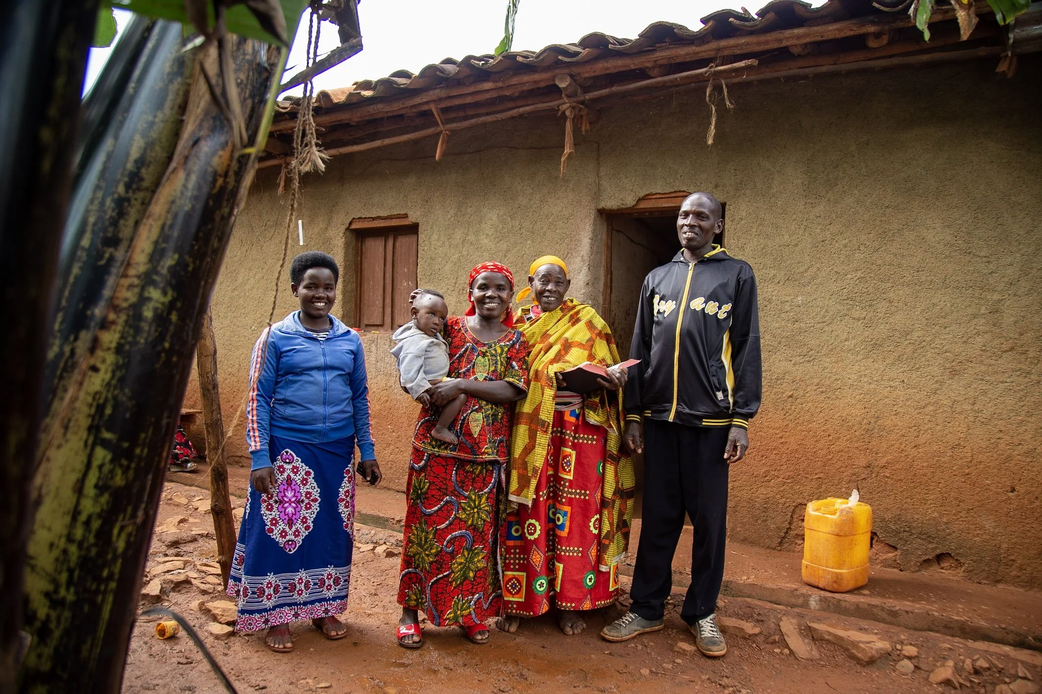 Fabrice Mbonankira 2021 - Five Talents, Burundi - Family 3.jpg