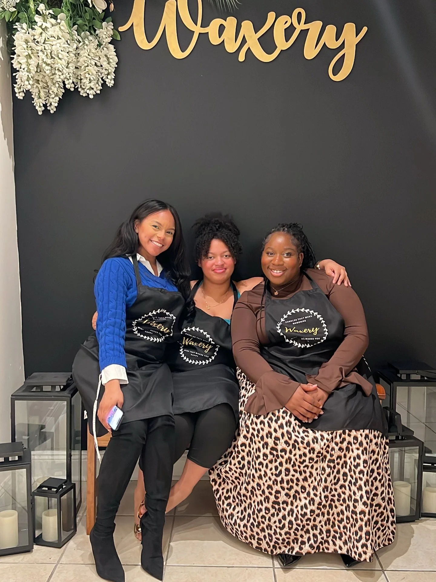 ✨ Smiles, scents, and unforgettable memories at Waxery ✨
Nothing beats good vibes, great company, and creating something uniquely yours. 🕯️💛 Whether it&rsquo;s a girls&rsquo; day, date night, or just time to treat yourself &mdash; your perfect cand