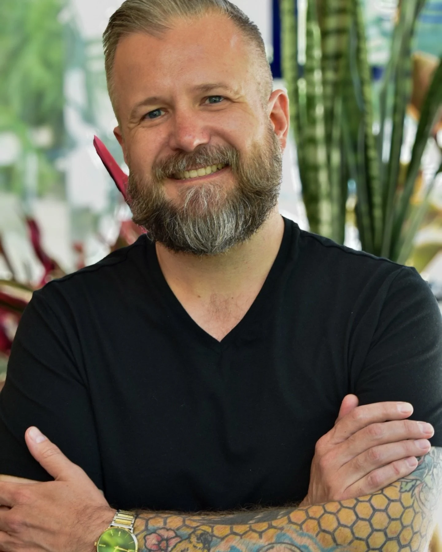 💈KEVIN💈
Barber by day, bartender by night. 
Come in to see Kevin for a cut, walk out like you’ve spoken to an old friend. You’ll have a blast in his chair as well as a dapper haircut. @koll.cuts 
Visit Oakavebarber.com to book 
.
.
.
.