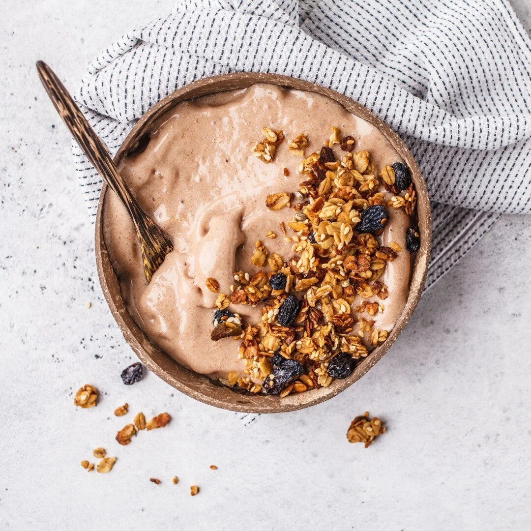 Cocoa nib smoothie bowl to start the day off right. 🍫