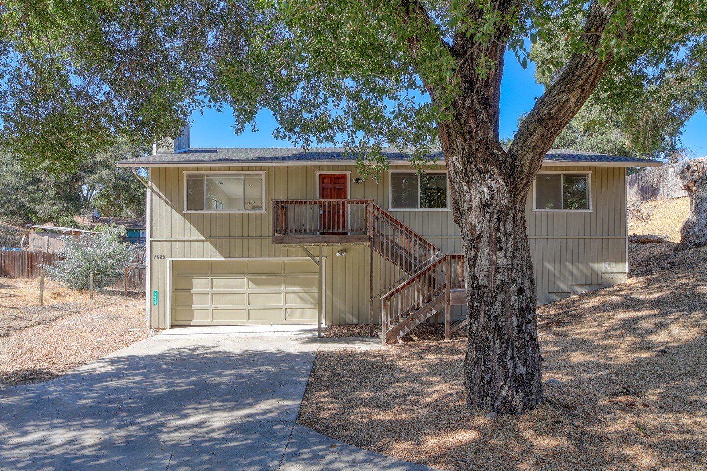New Listing!

7620 Cristobal | Atascadero, CA 93422

Great westside Atascadero location for this 3 bedroom, 2 bath home featuring over ~1400 sq ft of living space. New roof, new interior paint and carpet, new vinyl plank flooring in the kitchen and e