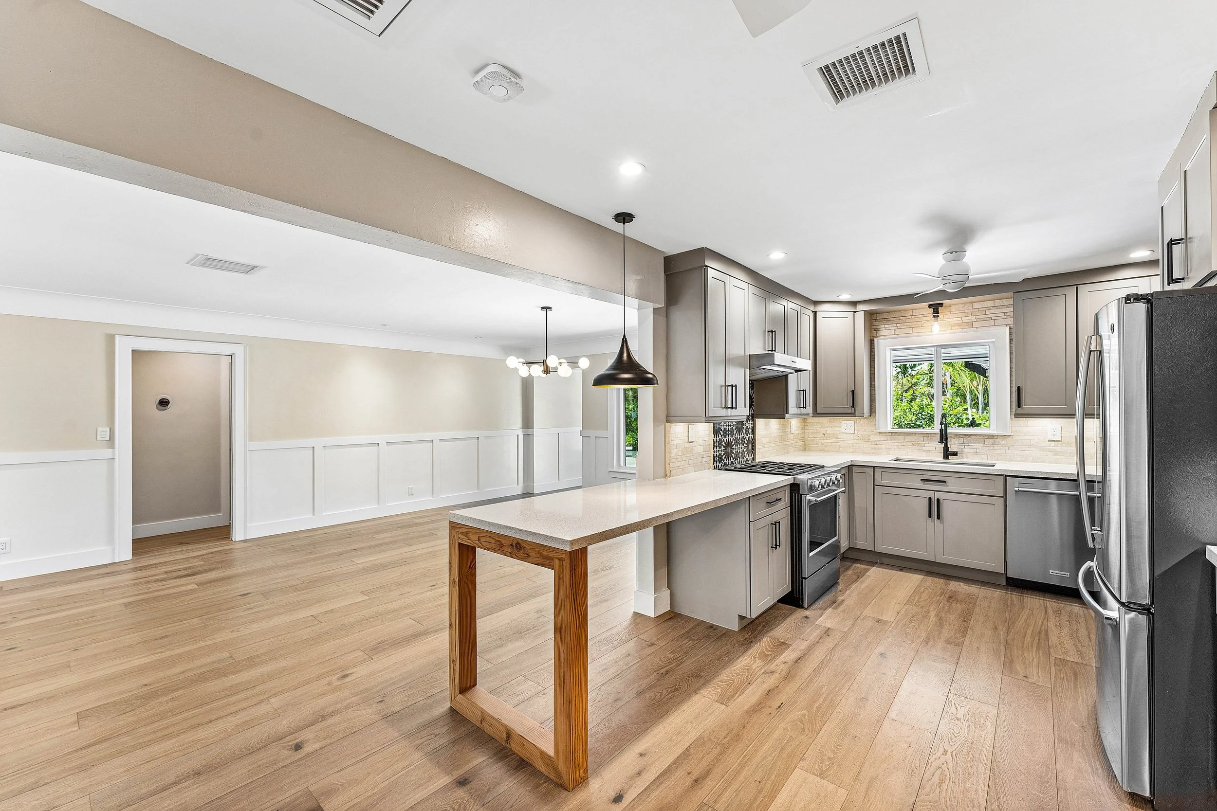 006-3420Northeast17thTerrace-OaklandPark-FL-33334-SMALL.jpg