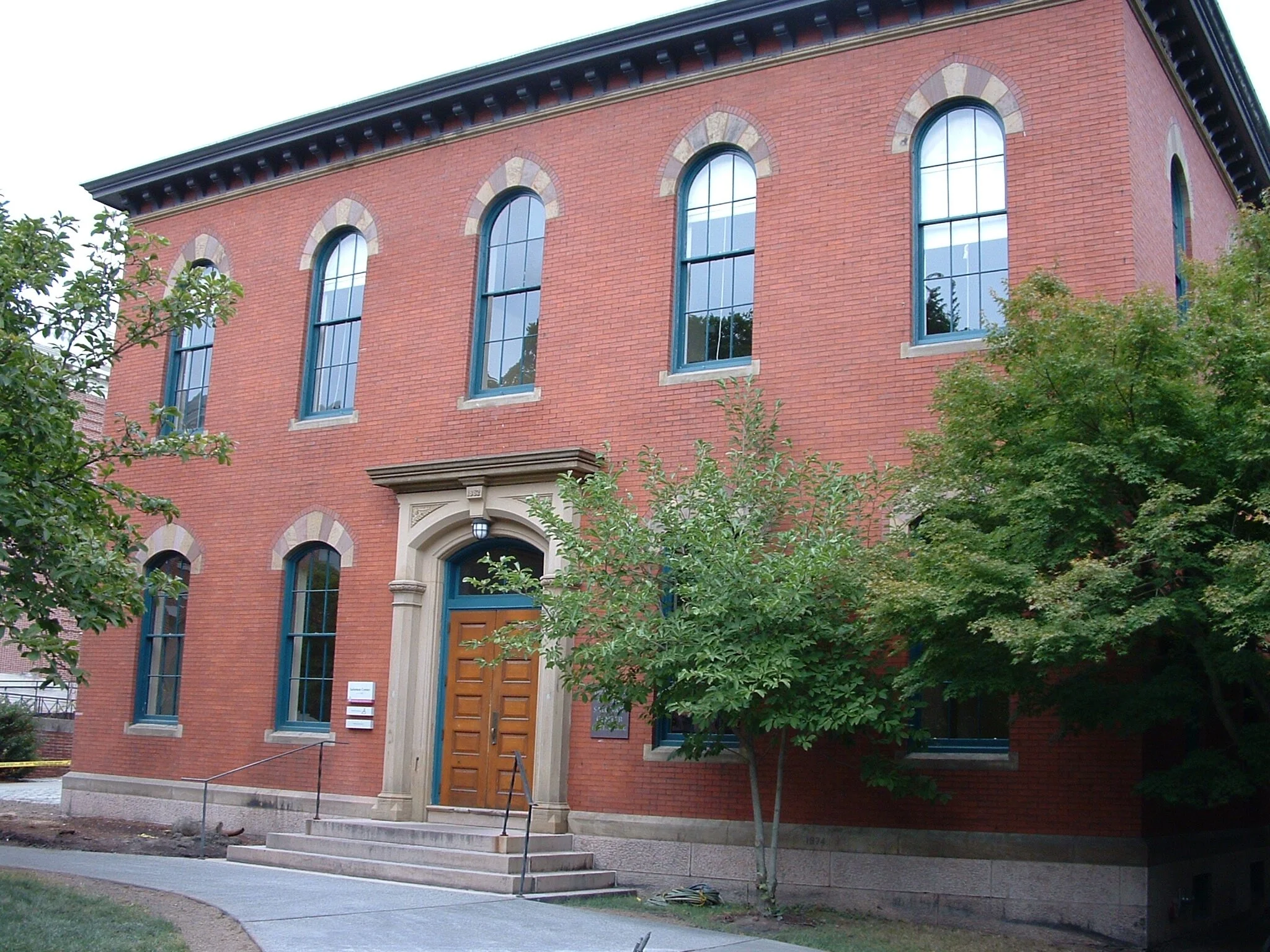 How to get people out of Salomon faster: A scientific study